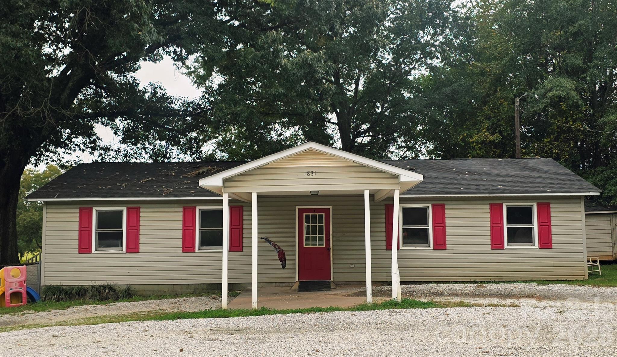 1831 Chesnee Highway Property Photo 2