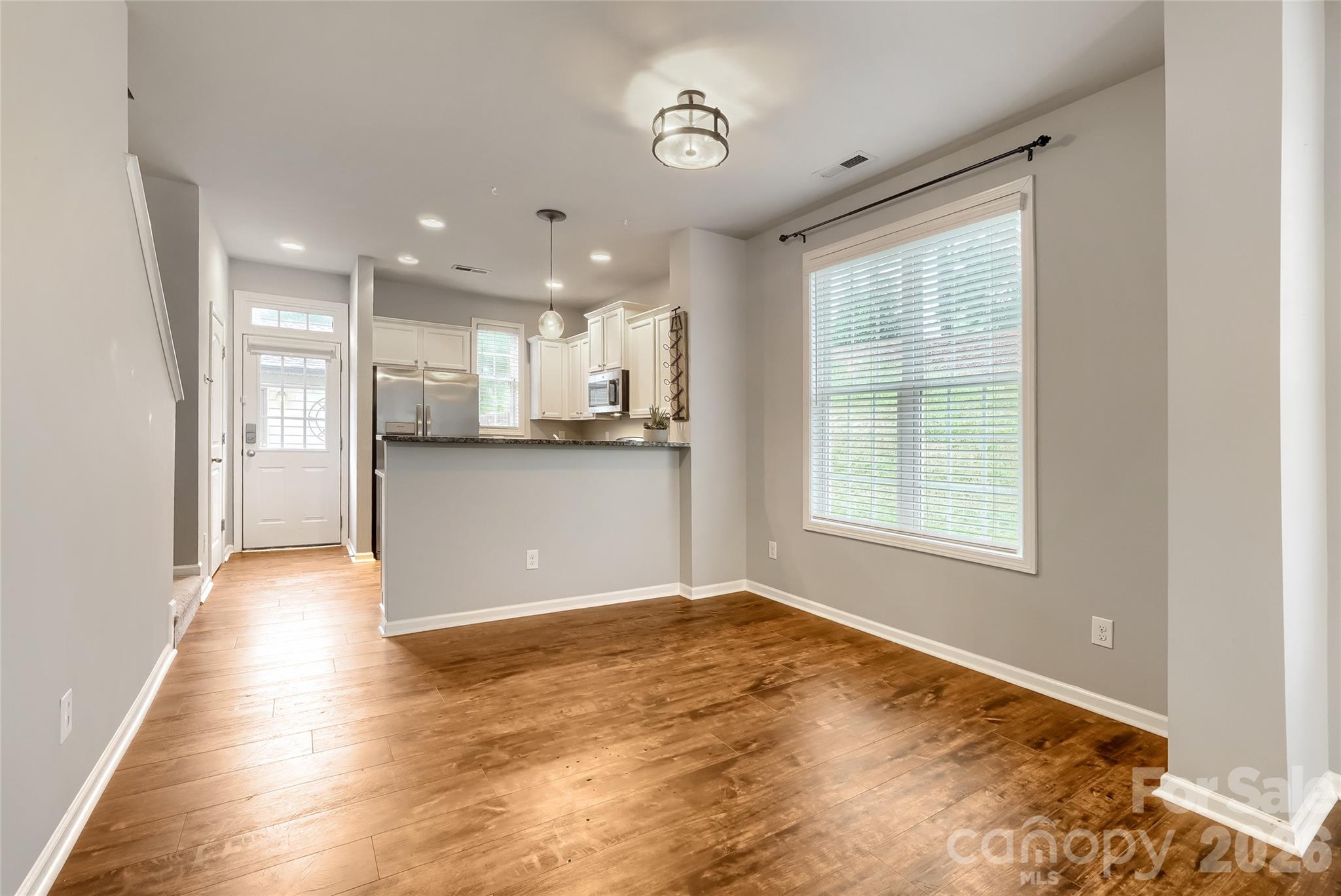 2355 Donnington Lane Property Photo 11