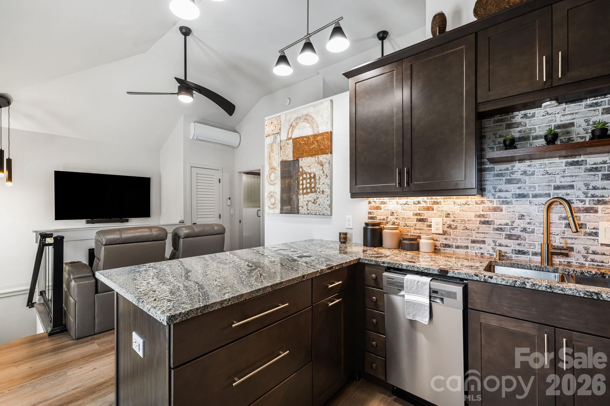 607 Kanuga Road Property Photo 13