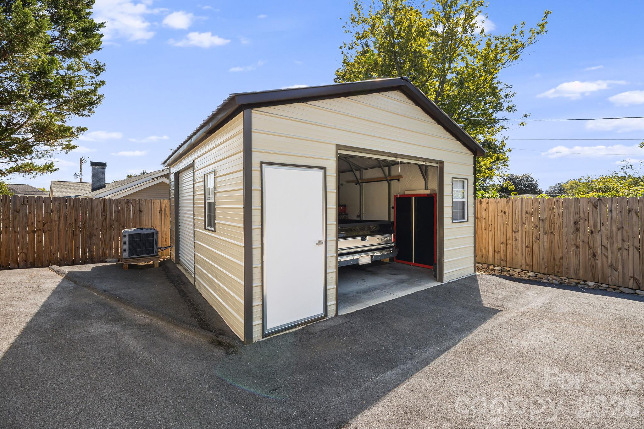 607 Kanuga Road Property Photo 42