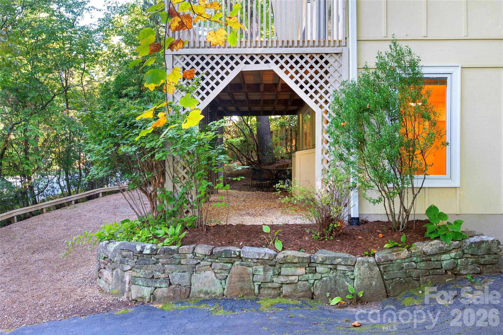 112 Rhododendron Avenue Property Photo 4