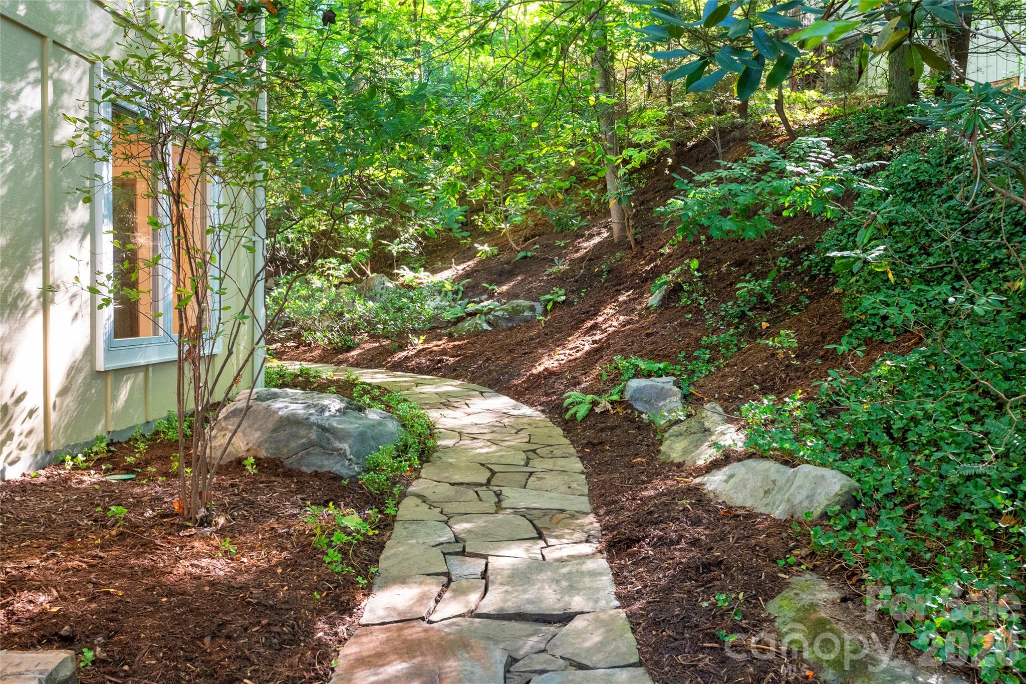 112 Rhododendron Avenue Property Photo 6