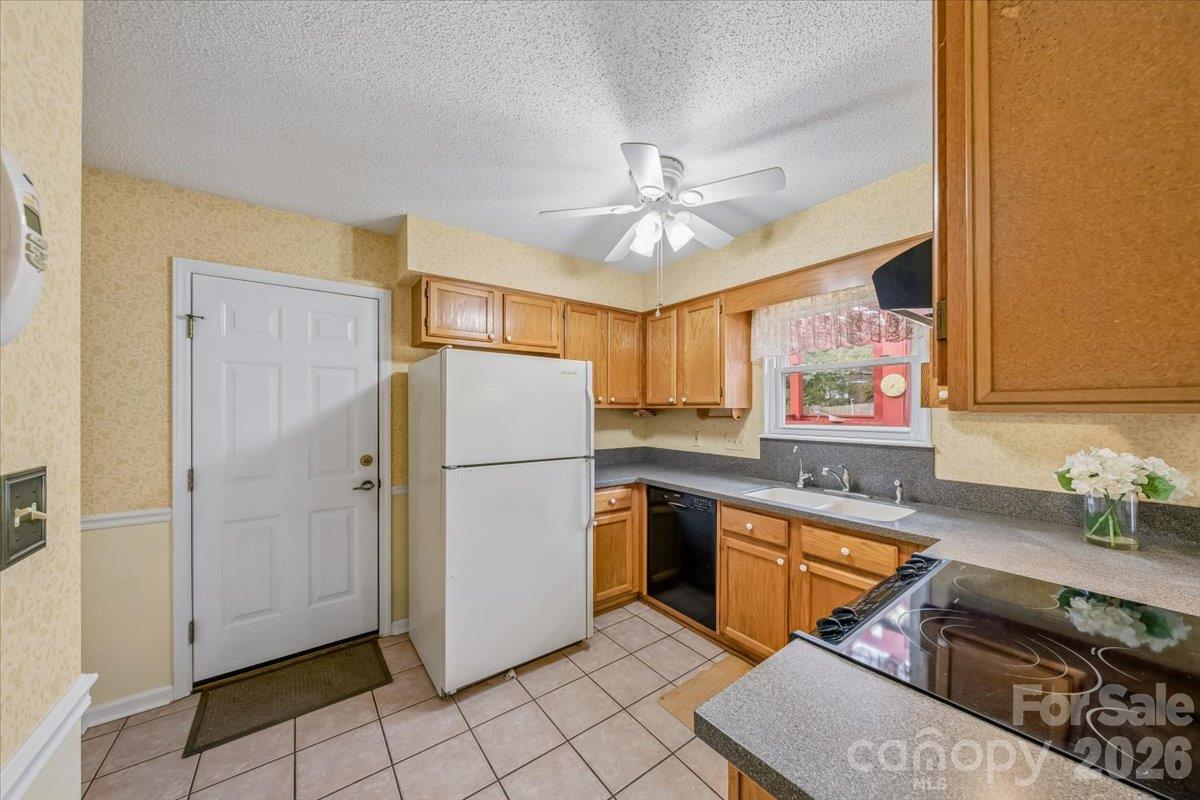 8544 Indian Summer Trail Property Photo 13