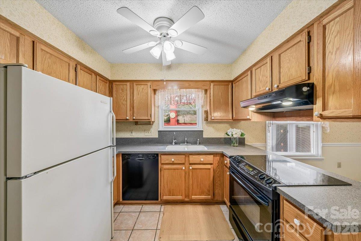 8544 Indian Summer Trail Property Photo 14