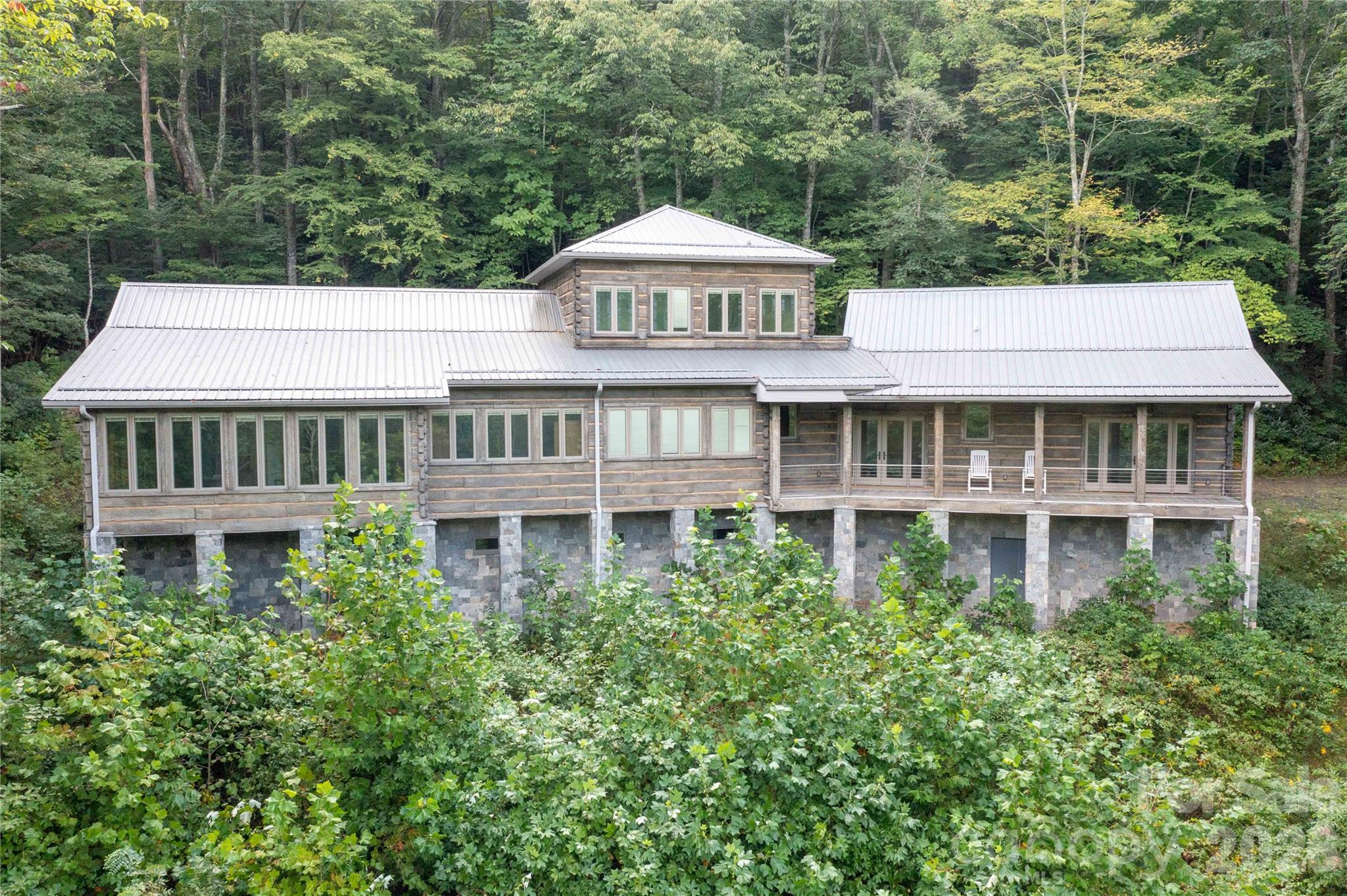2099 South Toe River Road Property Photo 1