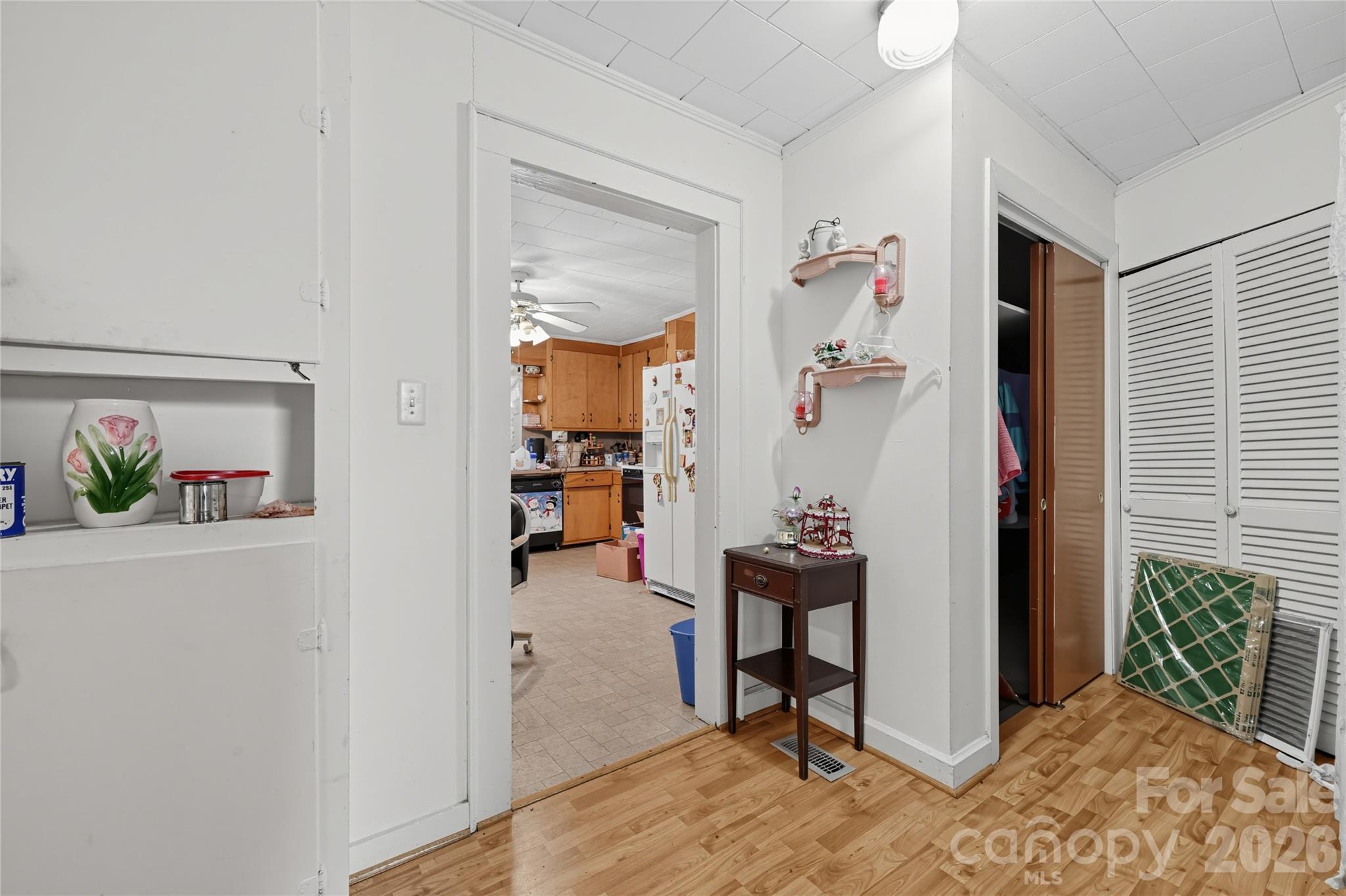 519 E 2nd Avenue Property Photo 9