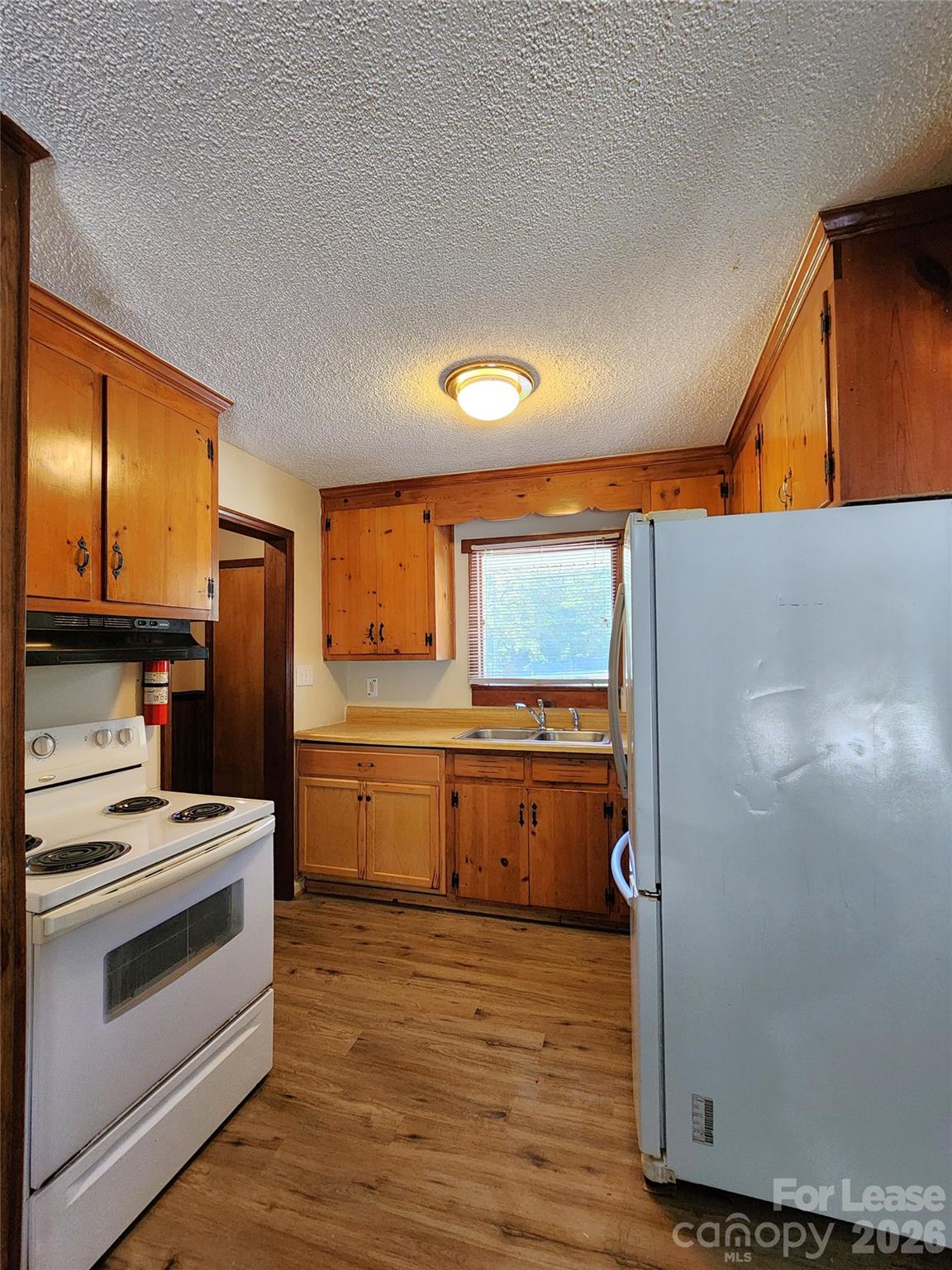 1621 Eastway Drive Property Photo 5