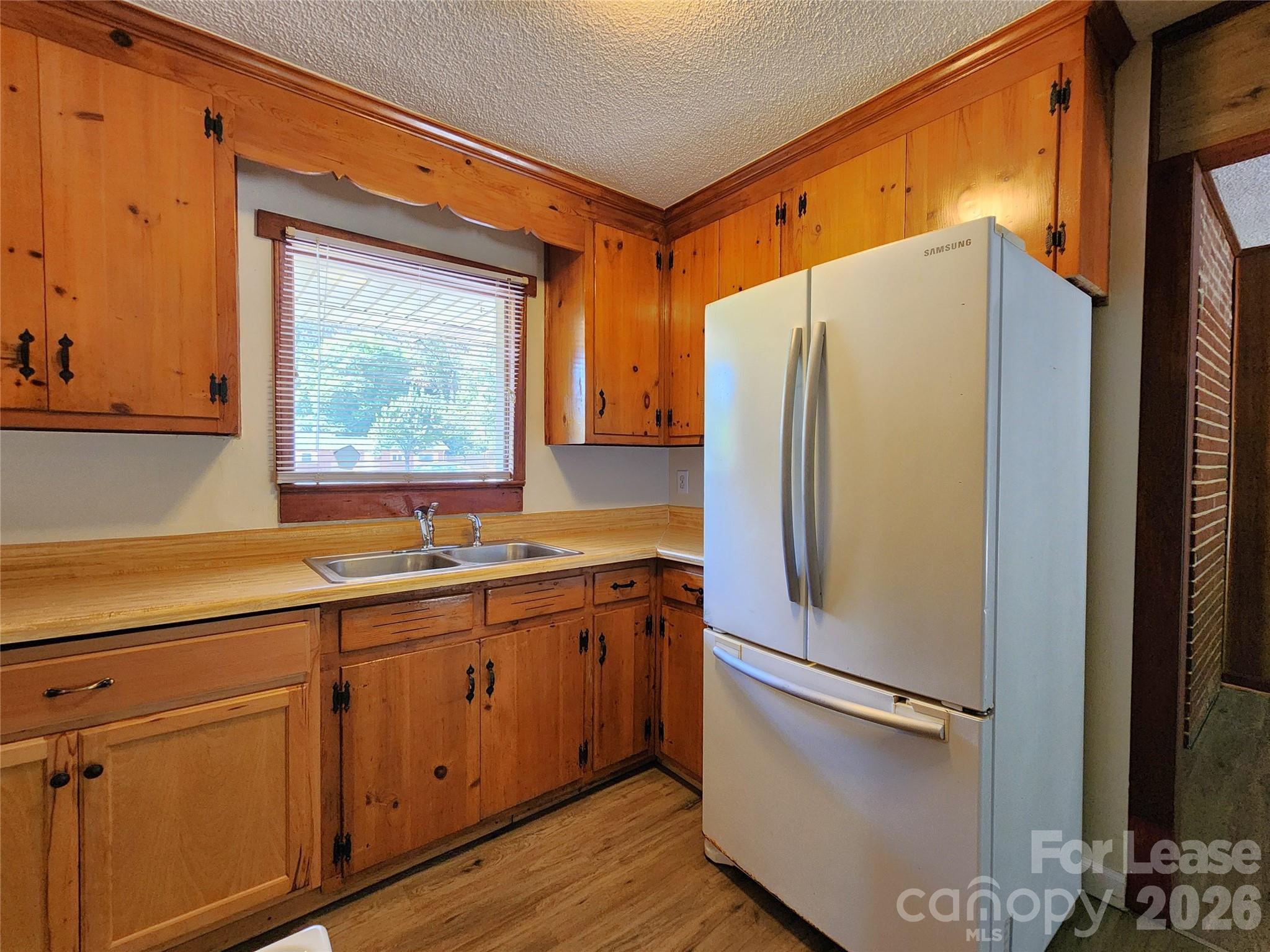 1621 Eastway Drive Property Photo 6