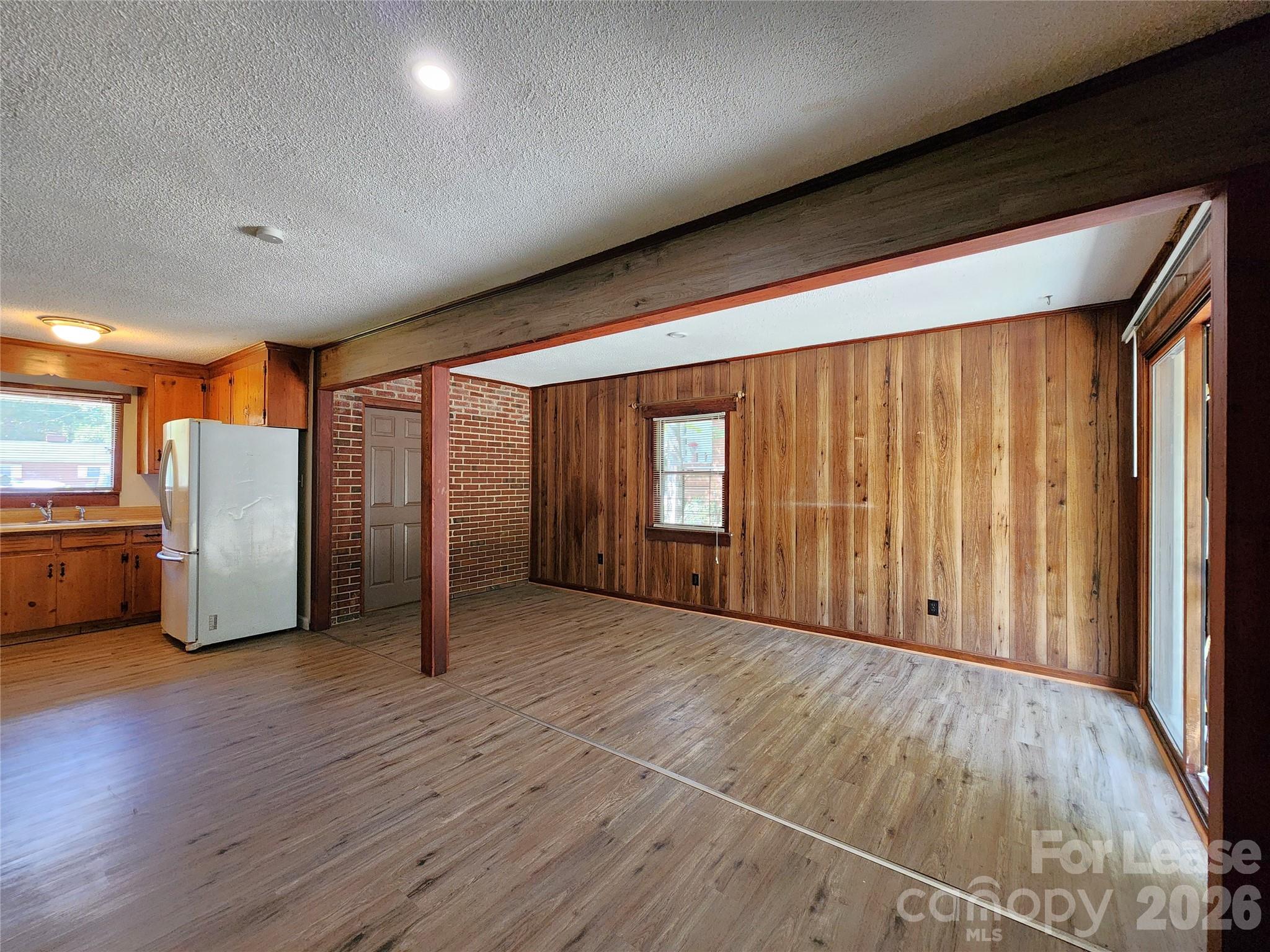 1621 Eastway Drive Property Photo 8