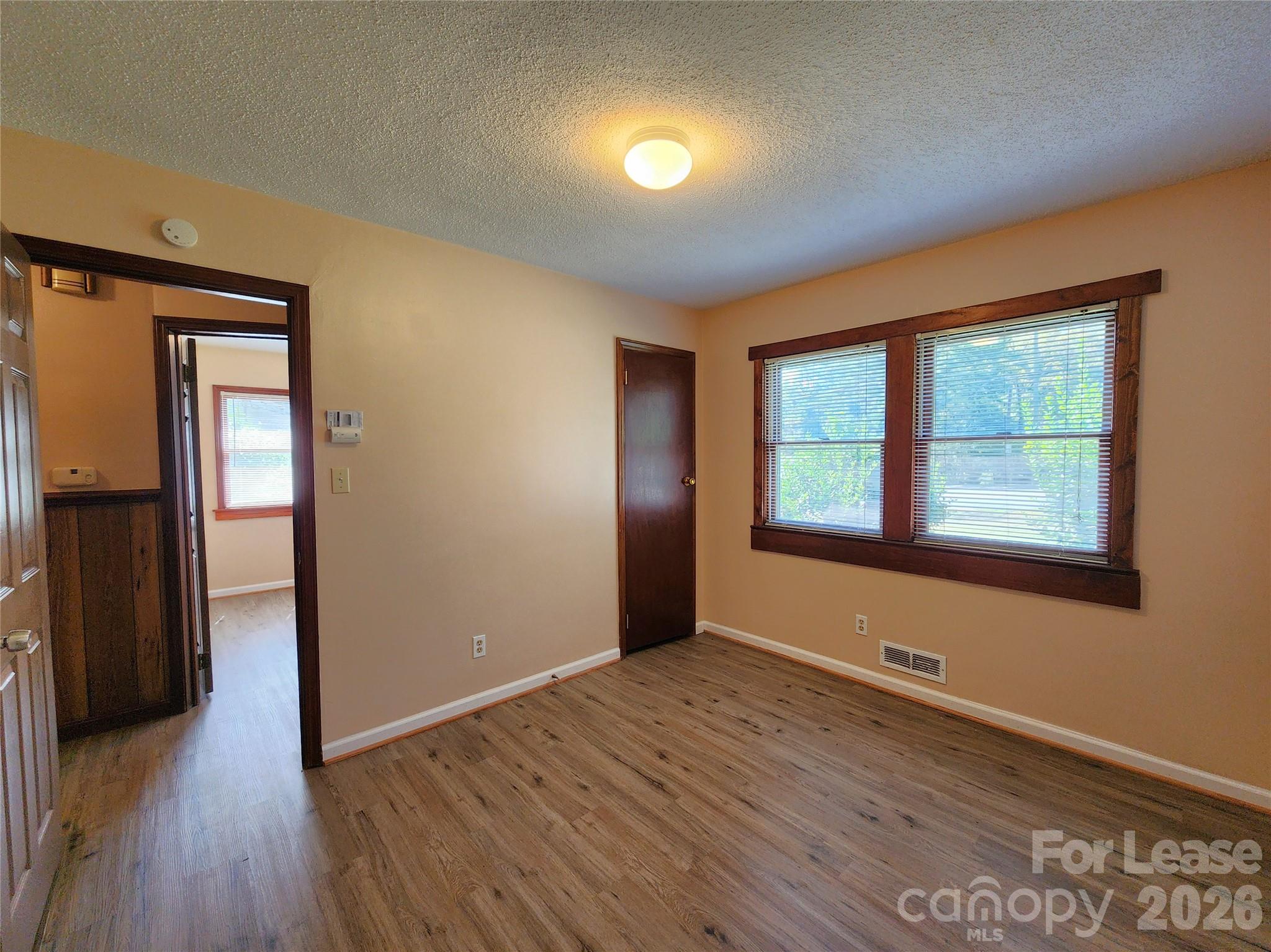 1621 Eastway Drive Property Photo 9
