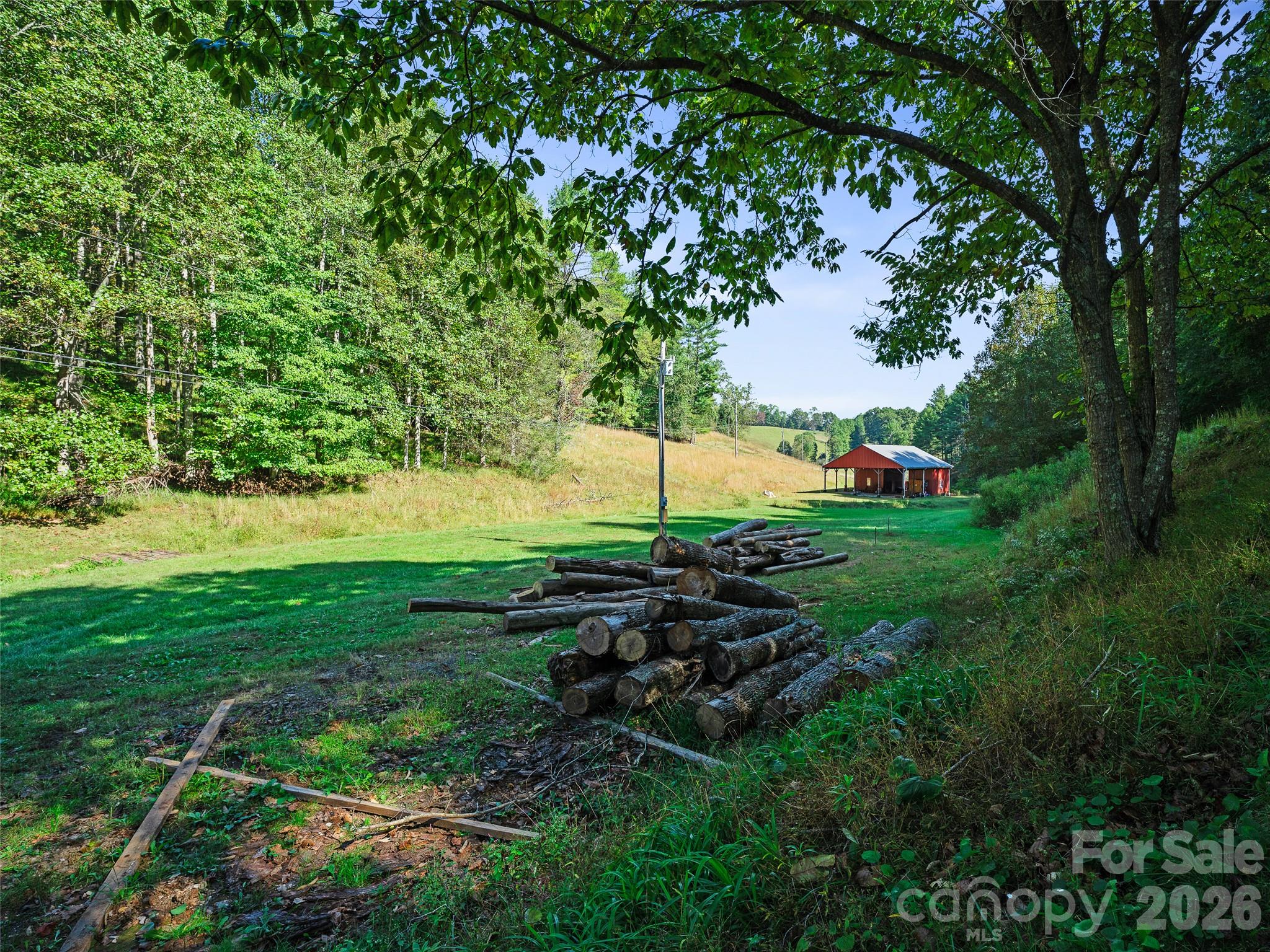 210 Fog Hollow Drive Property Photo 5