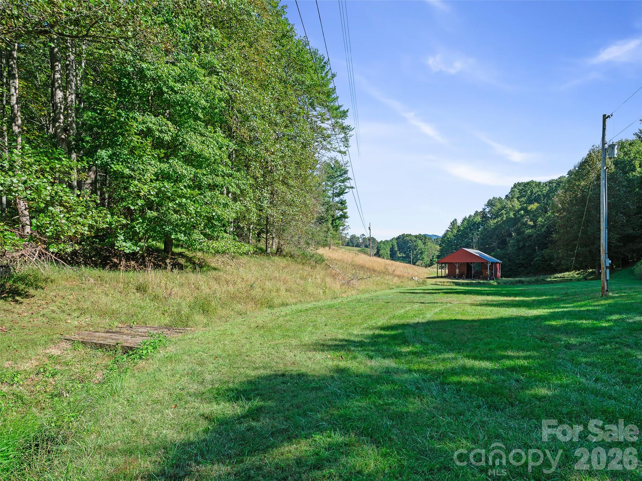 210 Fog Hollow Drive Property Photo 9