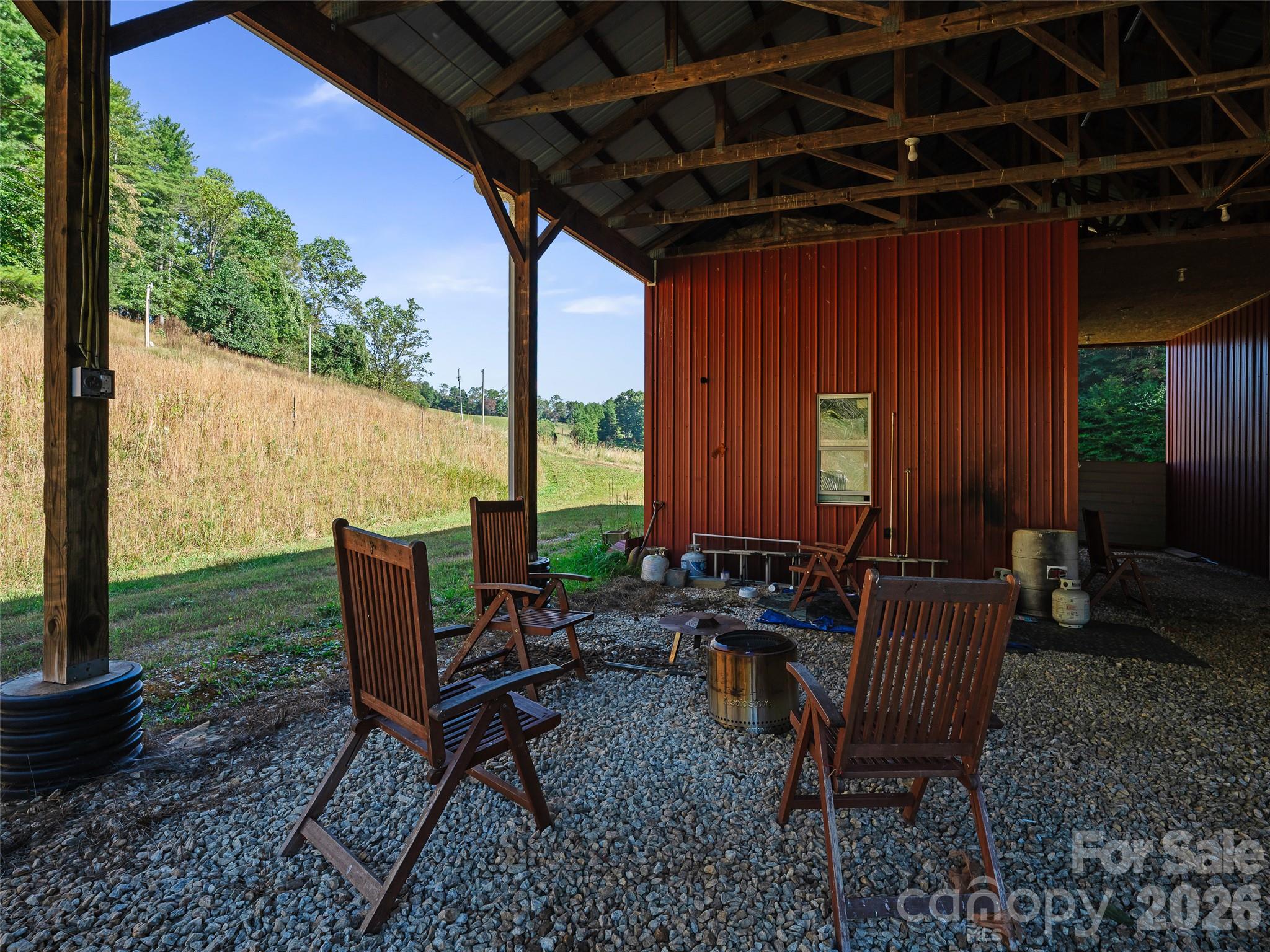 210 Fog Hollow Drive Property Photo 11