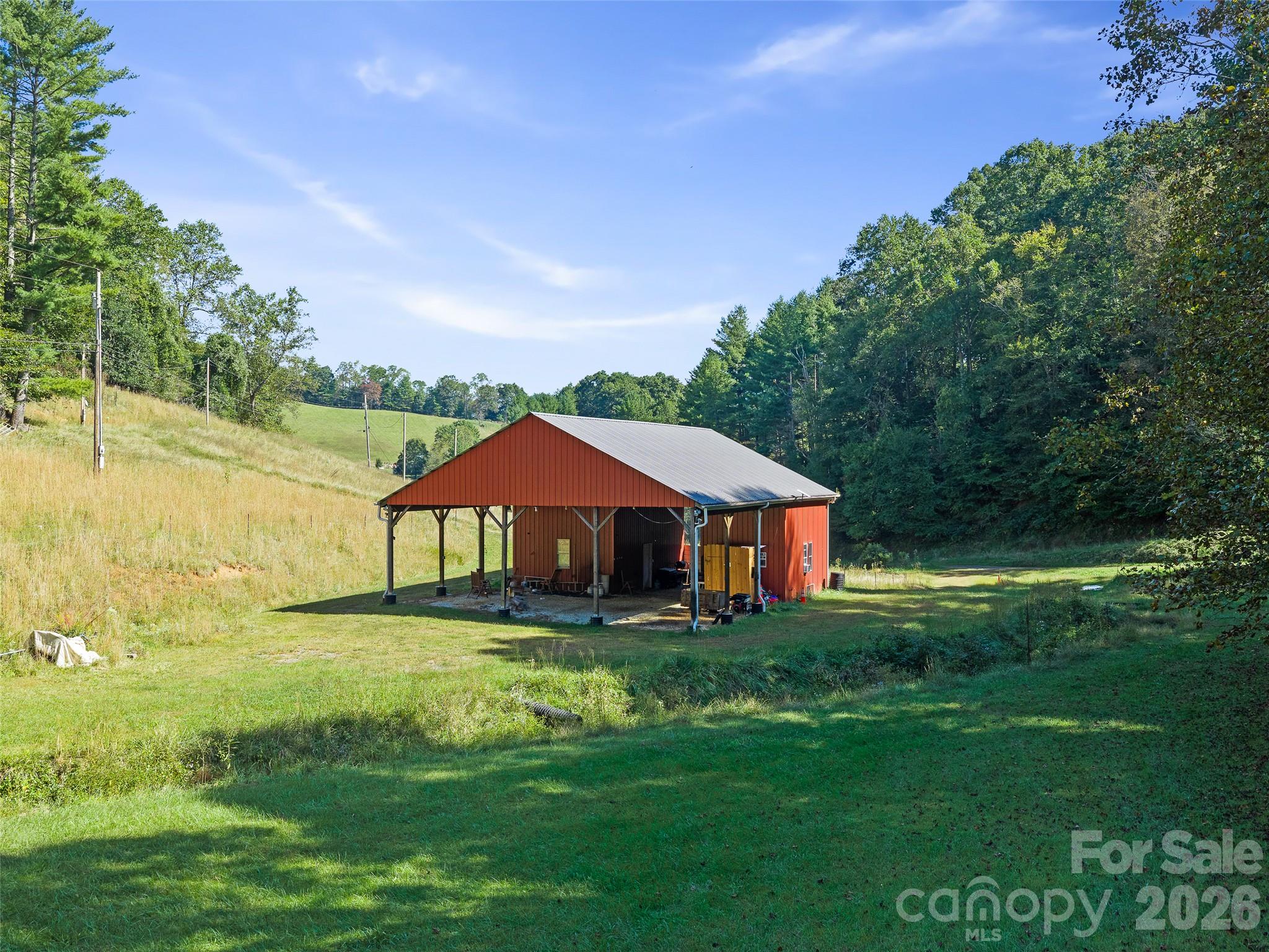 210 Fog Hollow Drive Property Photo 14