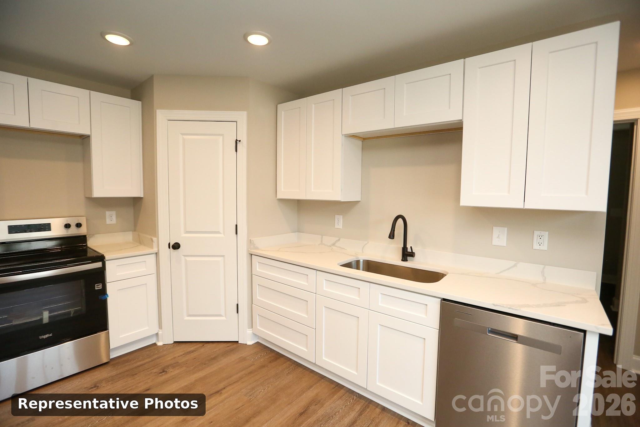2693 Brady Avenue Property Photo 5