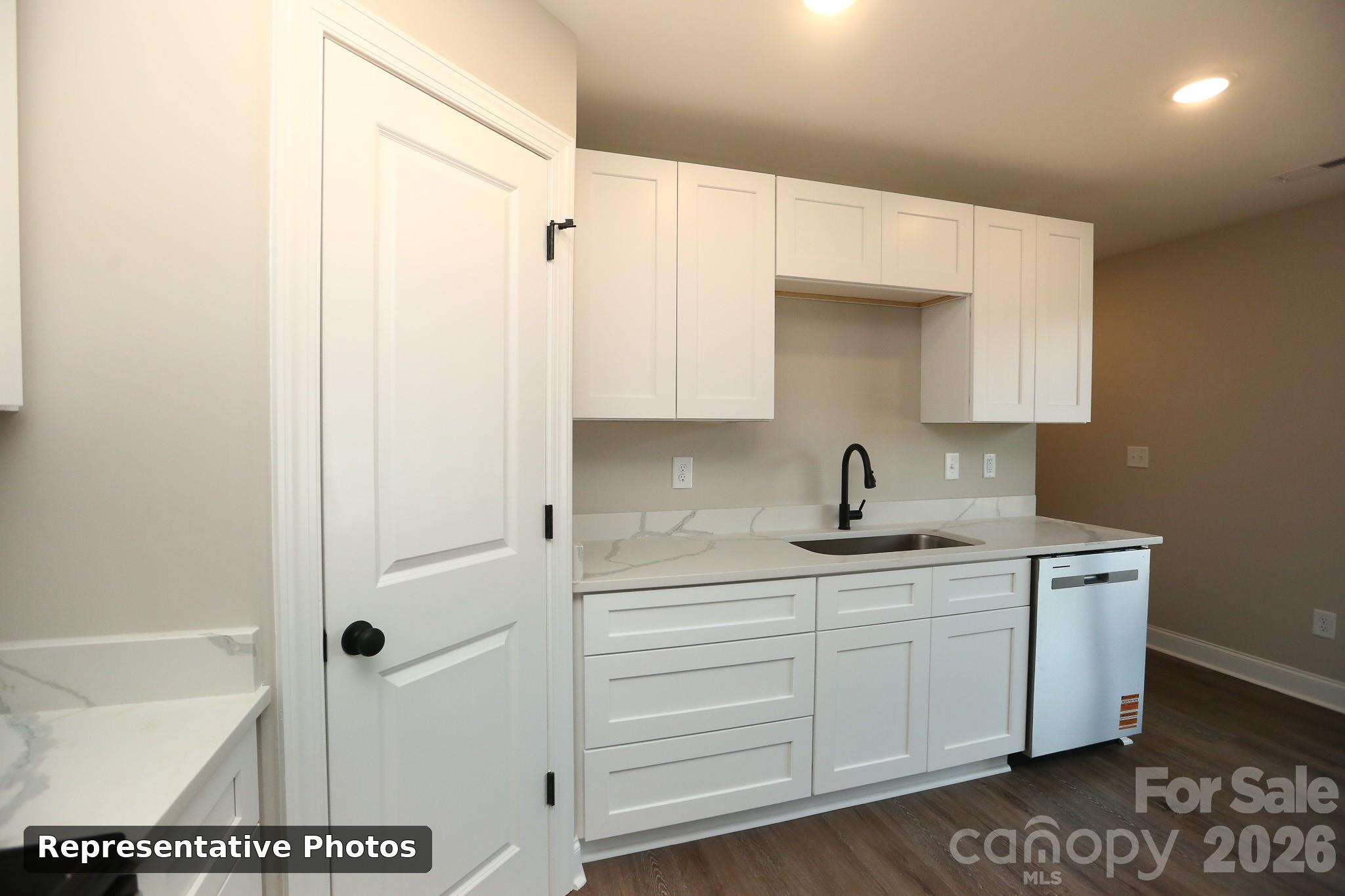 2693 Brady Avenue Property Photo 7