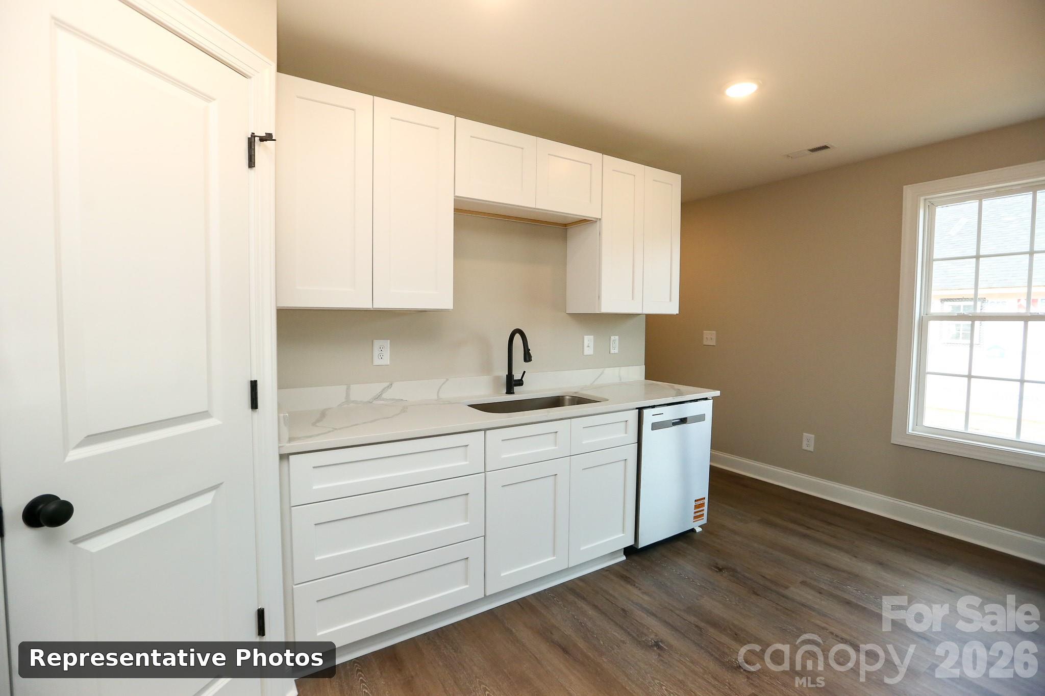 2693 Brady Avenue Property Photo 8