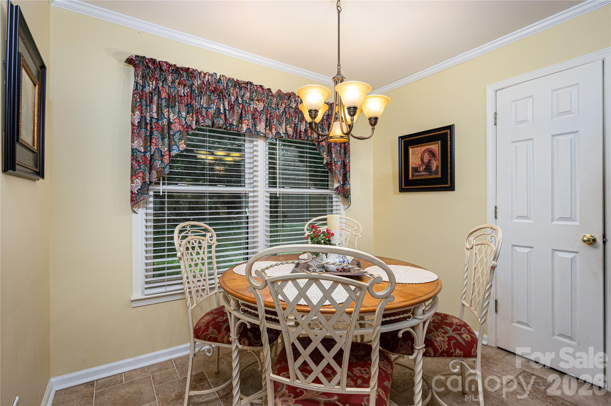 645 Deerfield Drive Property Photo 4