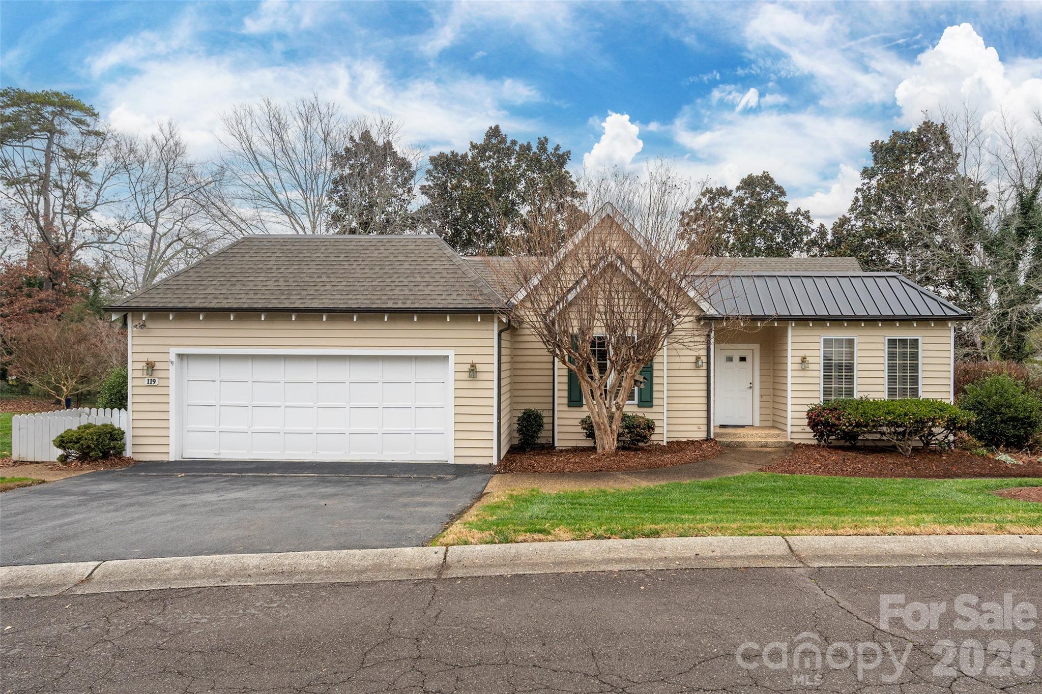 119 Linden Place Property Photo 1