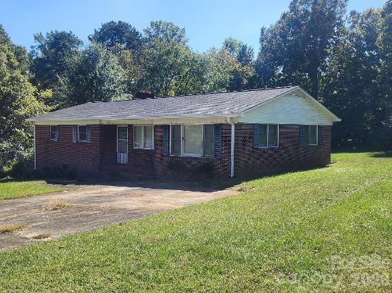 102 Garrison Drive Property Photo 1