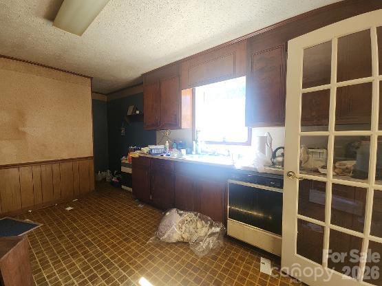 102 Garrison Drive Property Photo 8