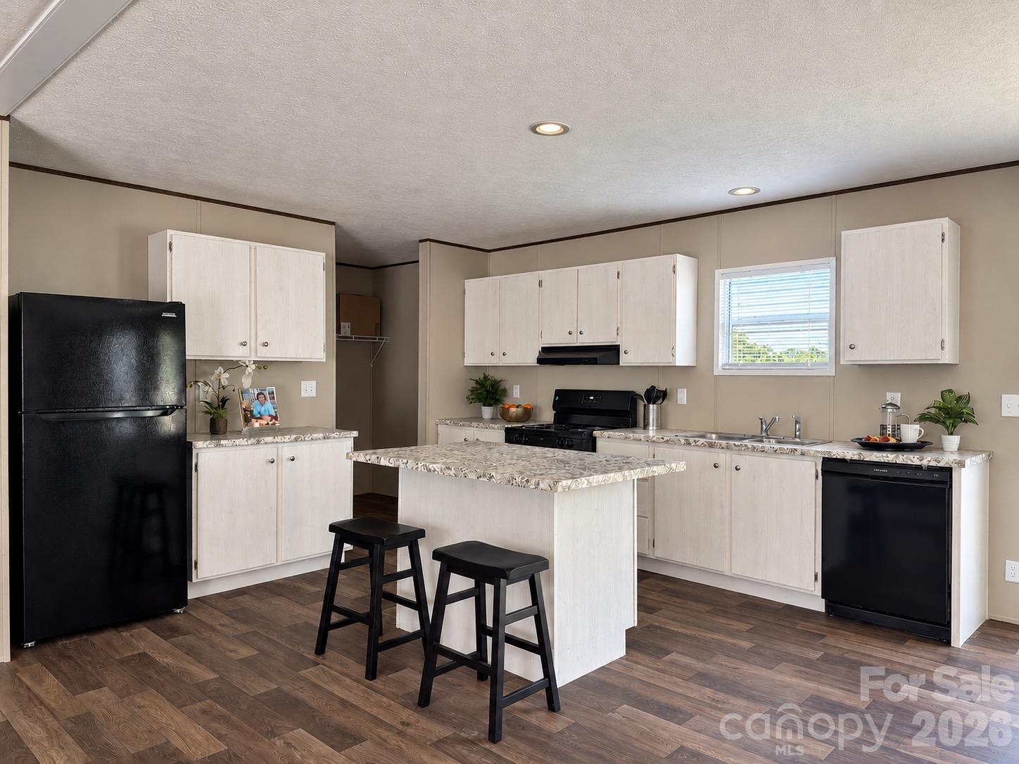 257 Wayland Drive Property Photo 3
