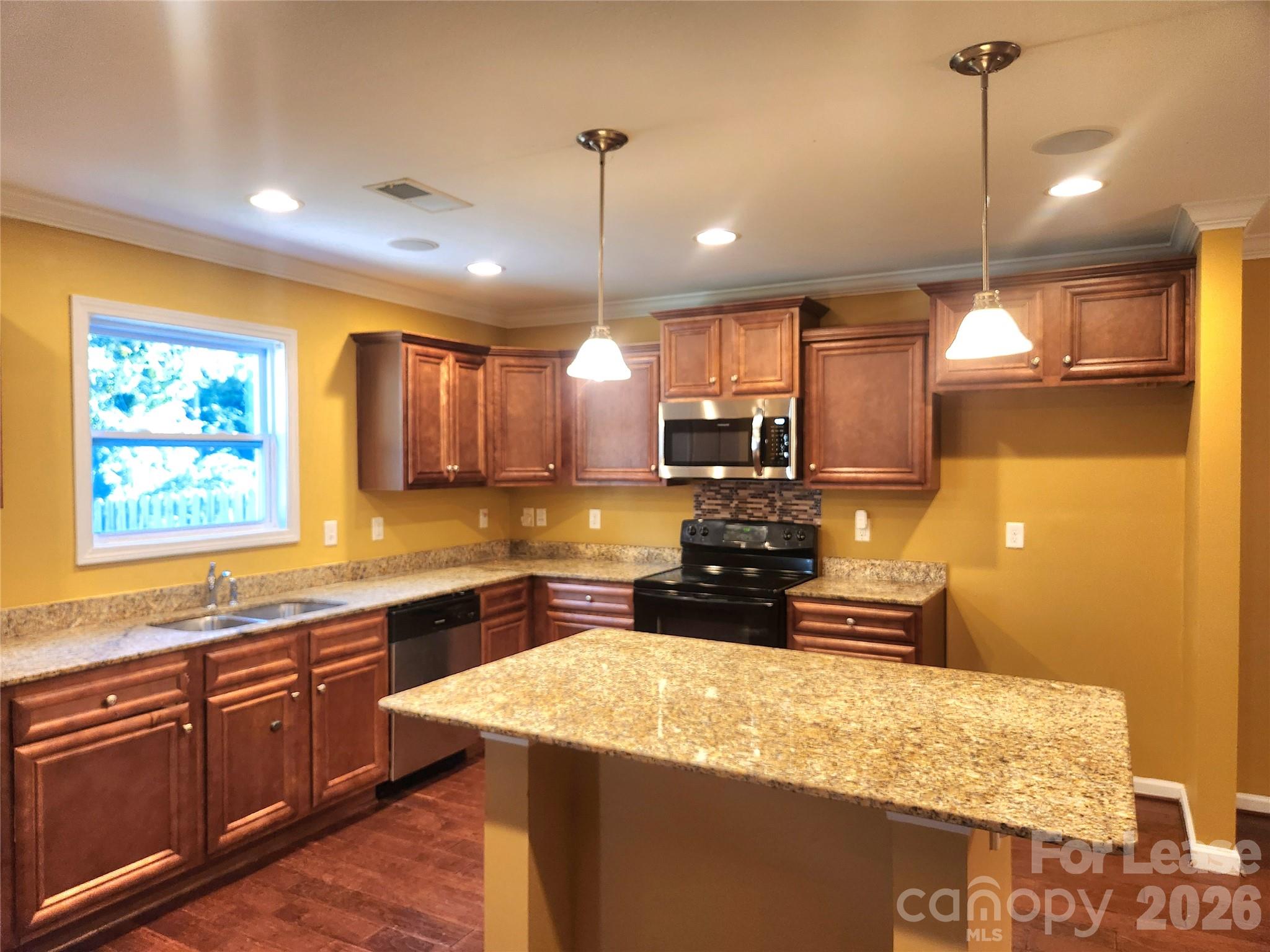 1168 Triple Crown Court Property Photo 4