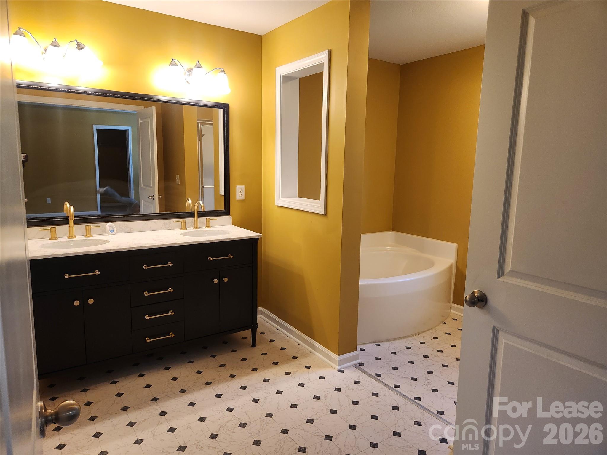 1168 Triple Crown Court Property Photo 24