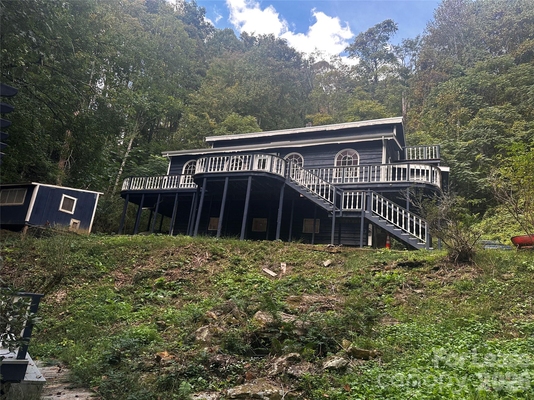 701 Deacon Road Property Photo 1