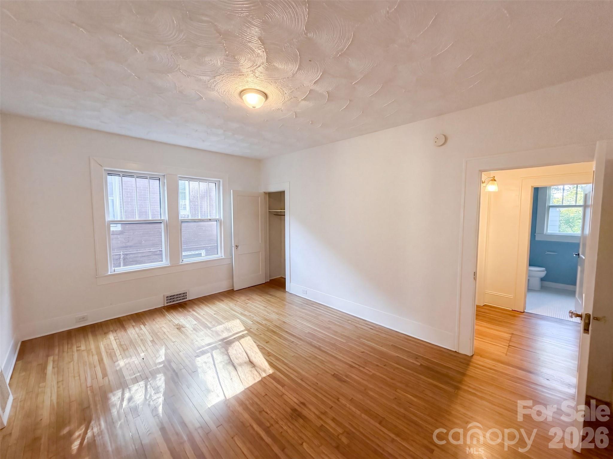 1016 Scales Street Property Photo 4