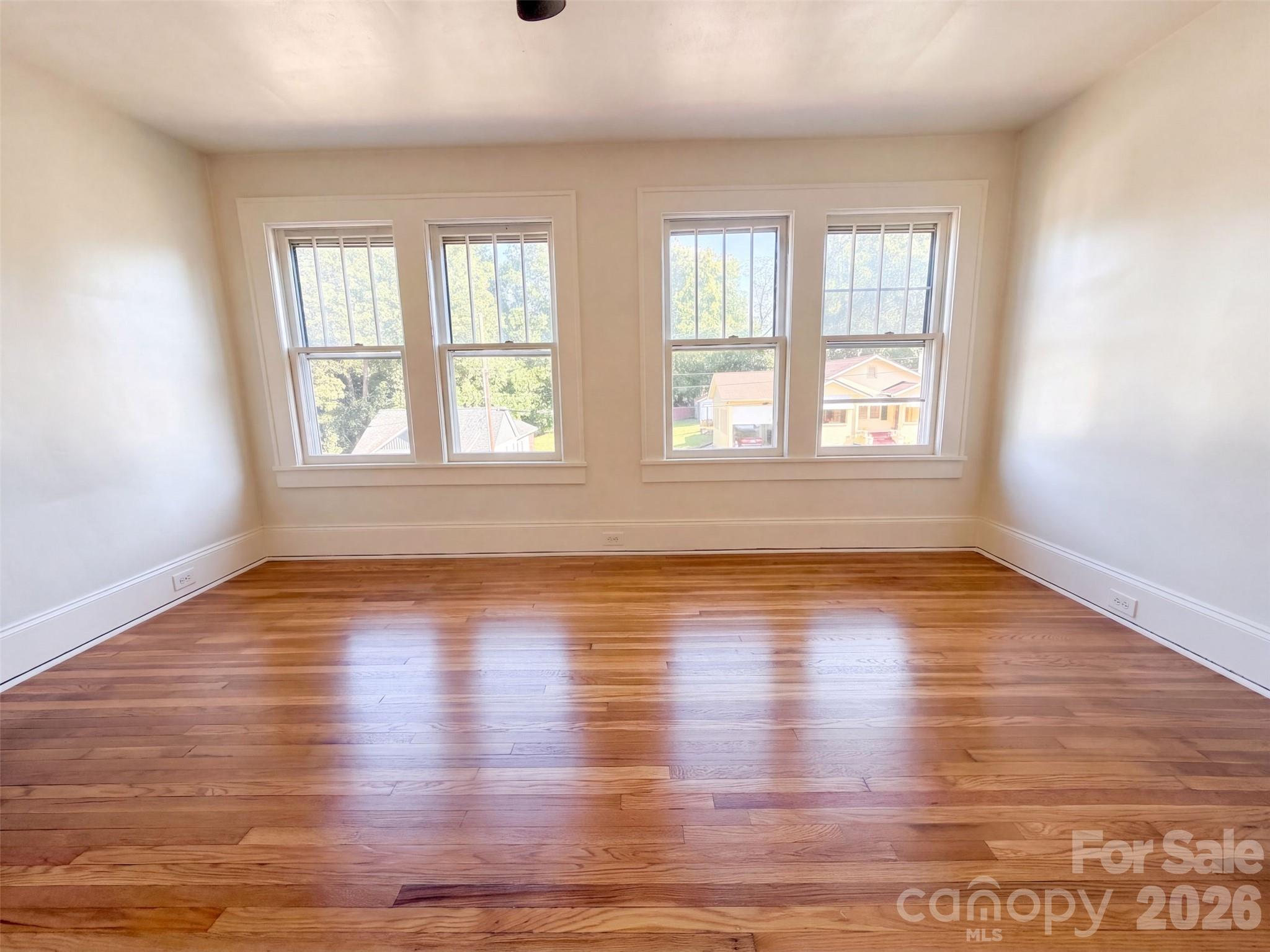 1016 Scales Street Property Photo 9