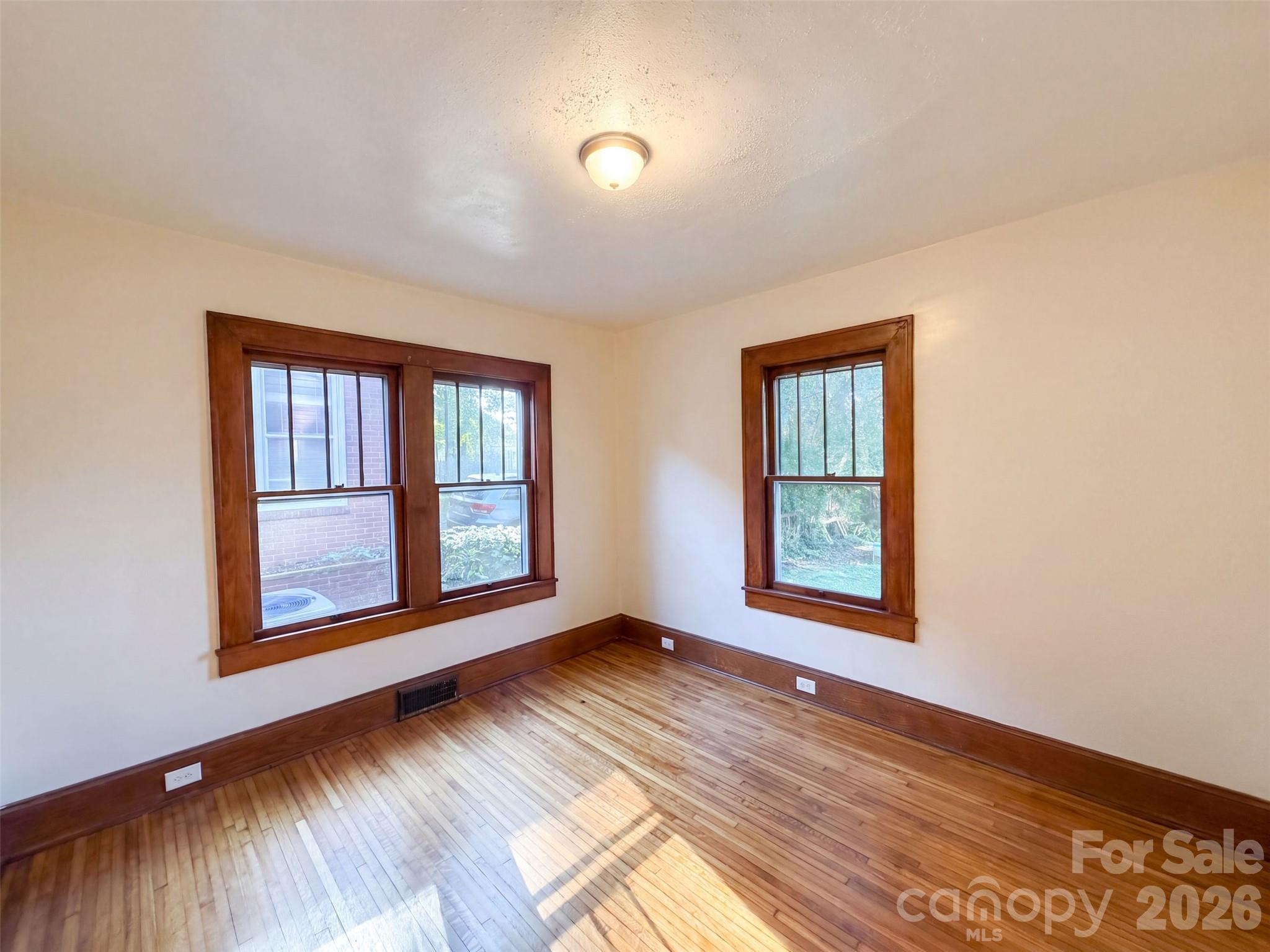 1016 Scales Street Property Photo 11