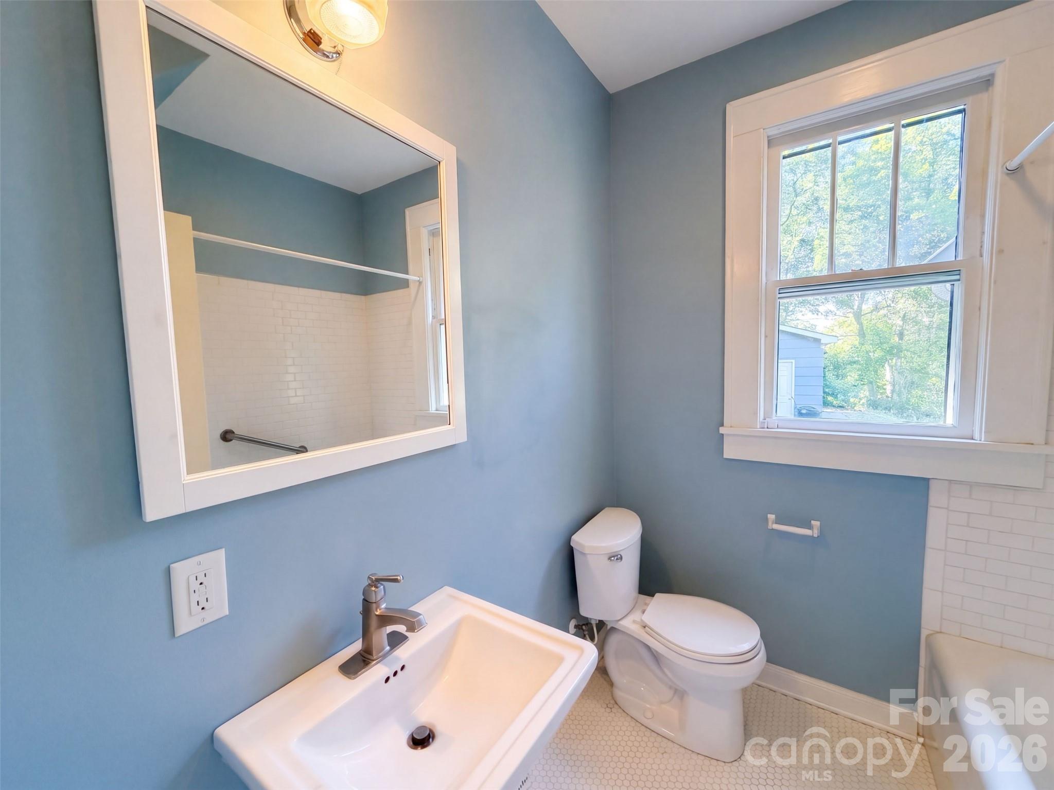 1016 Scales Street Property Photo 14