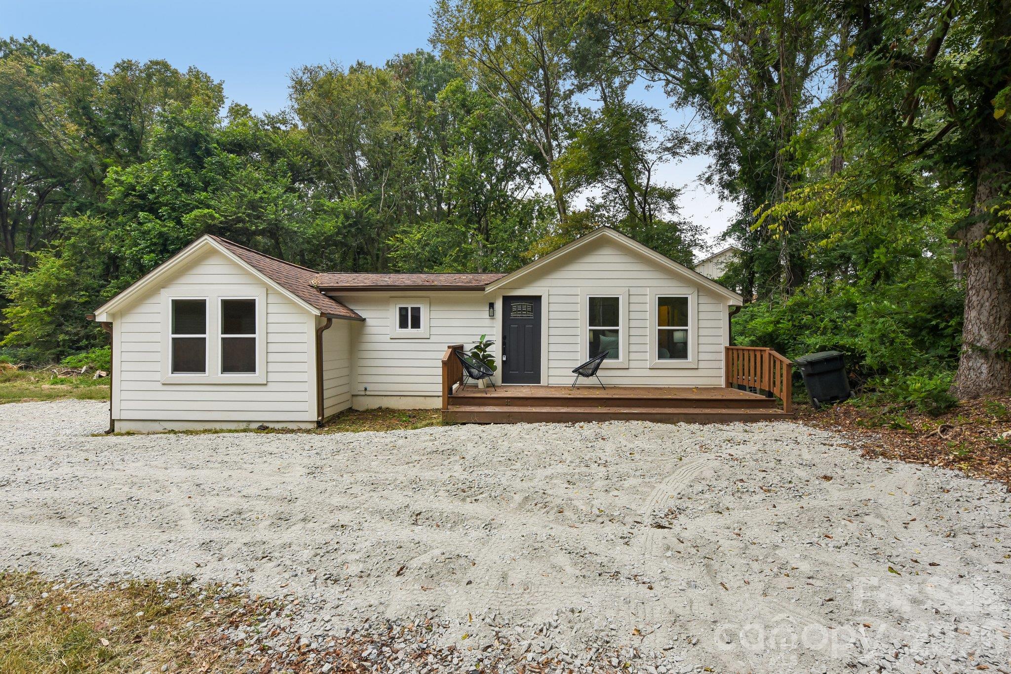 213 Kings Mountain Street B Property Photo 1