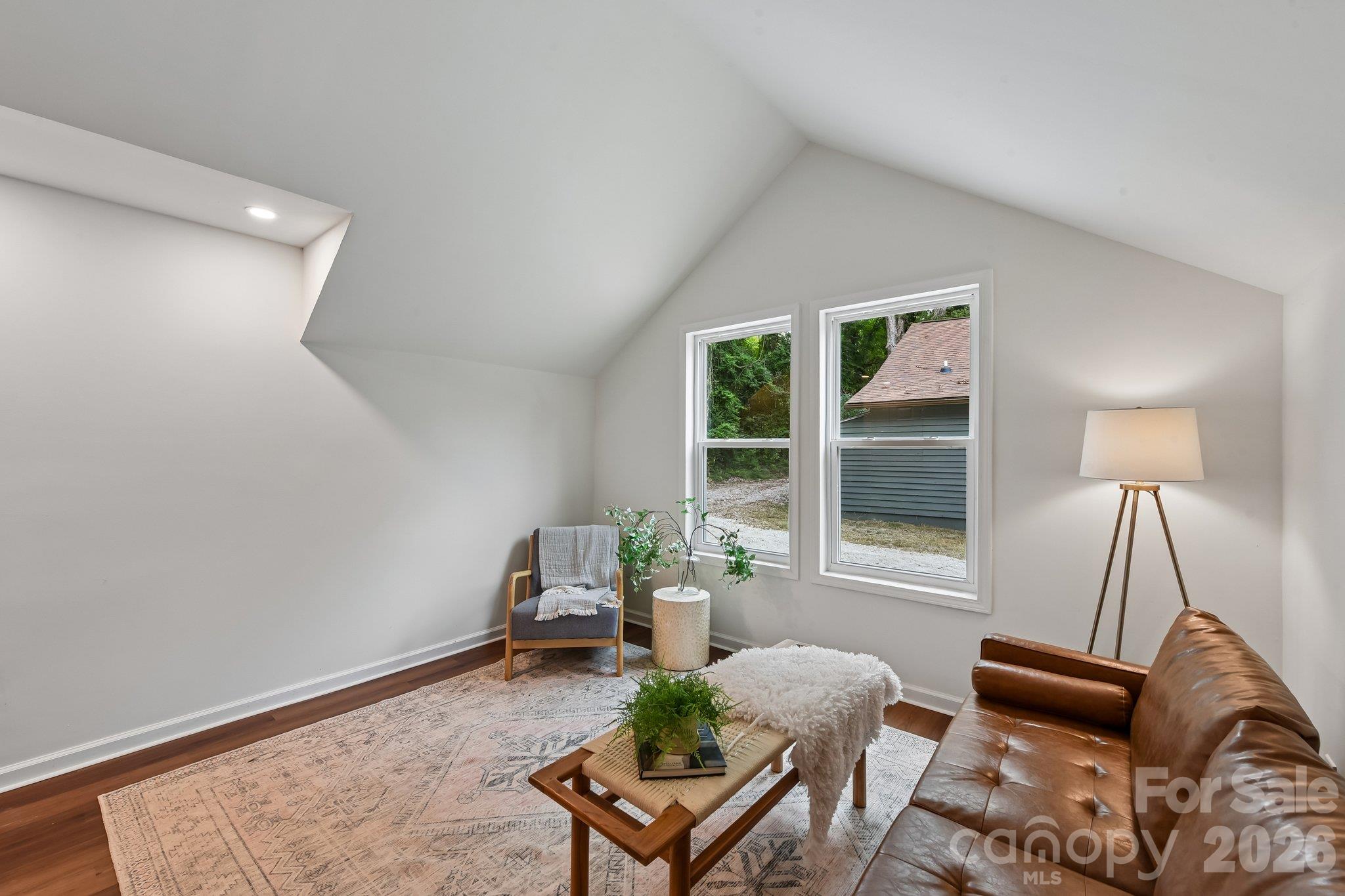 213 Kings Mountain Street B Property Photo 4