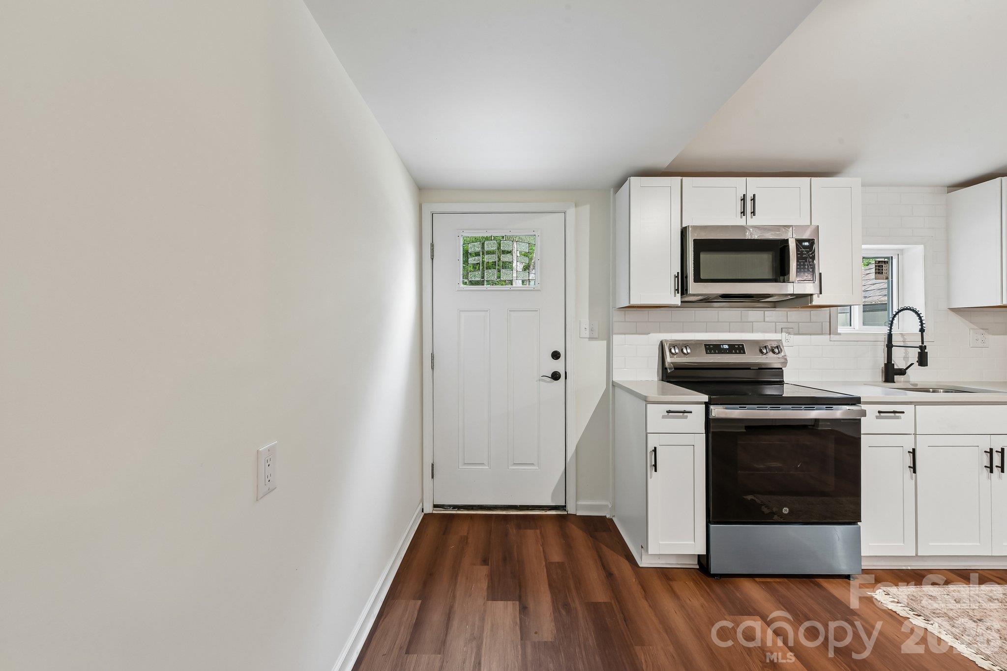 213 Kings Mountain Street B Property Photo 10