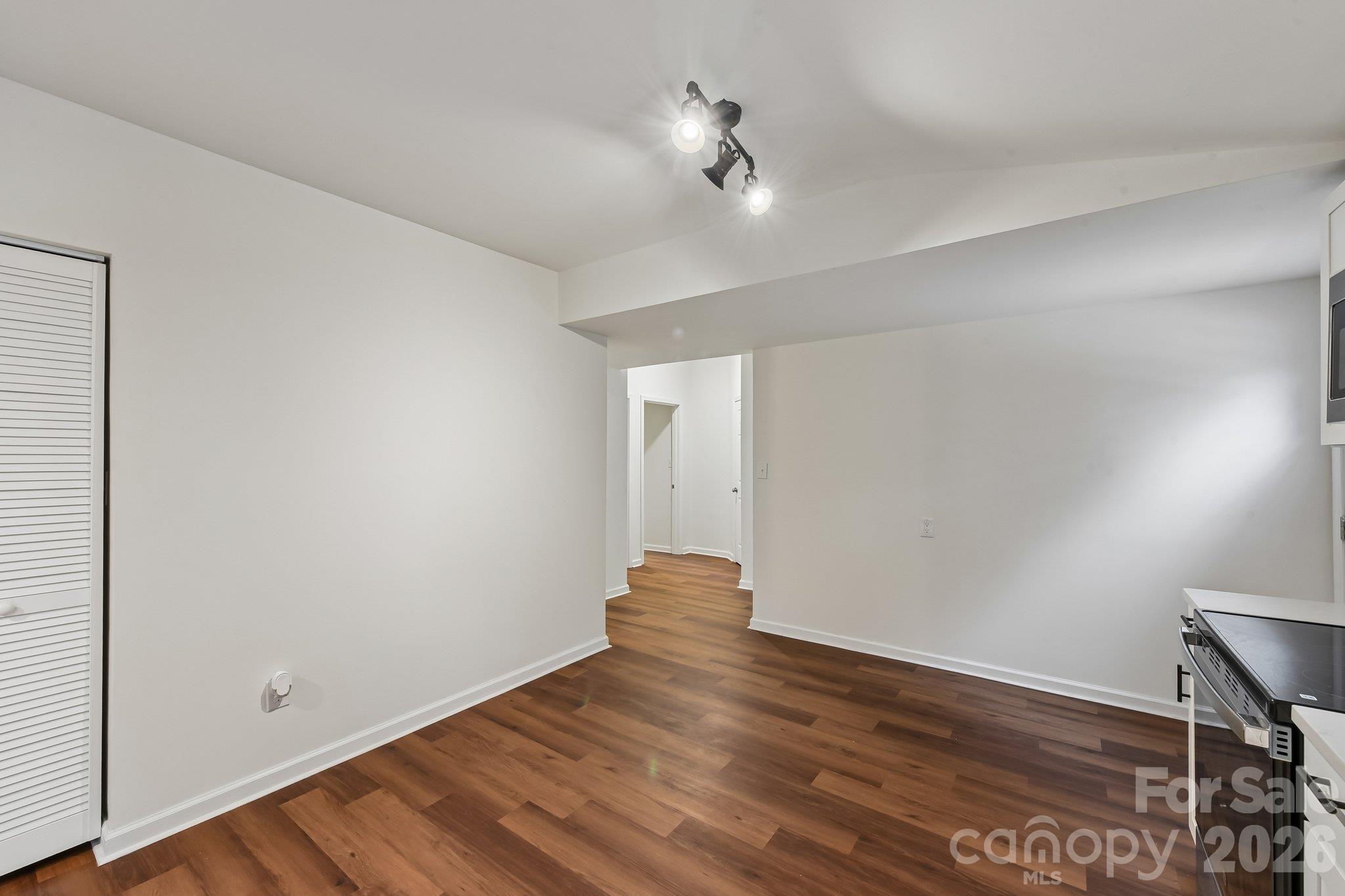 213 Kings Mountain Street B Property Photo 14