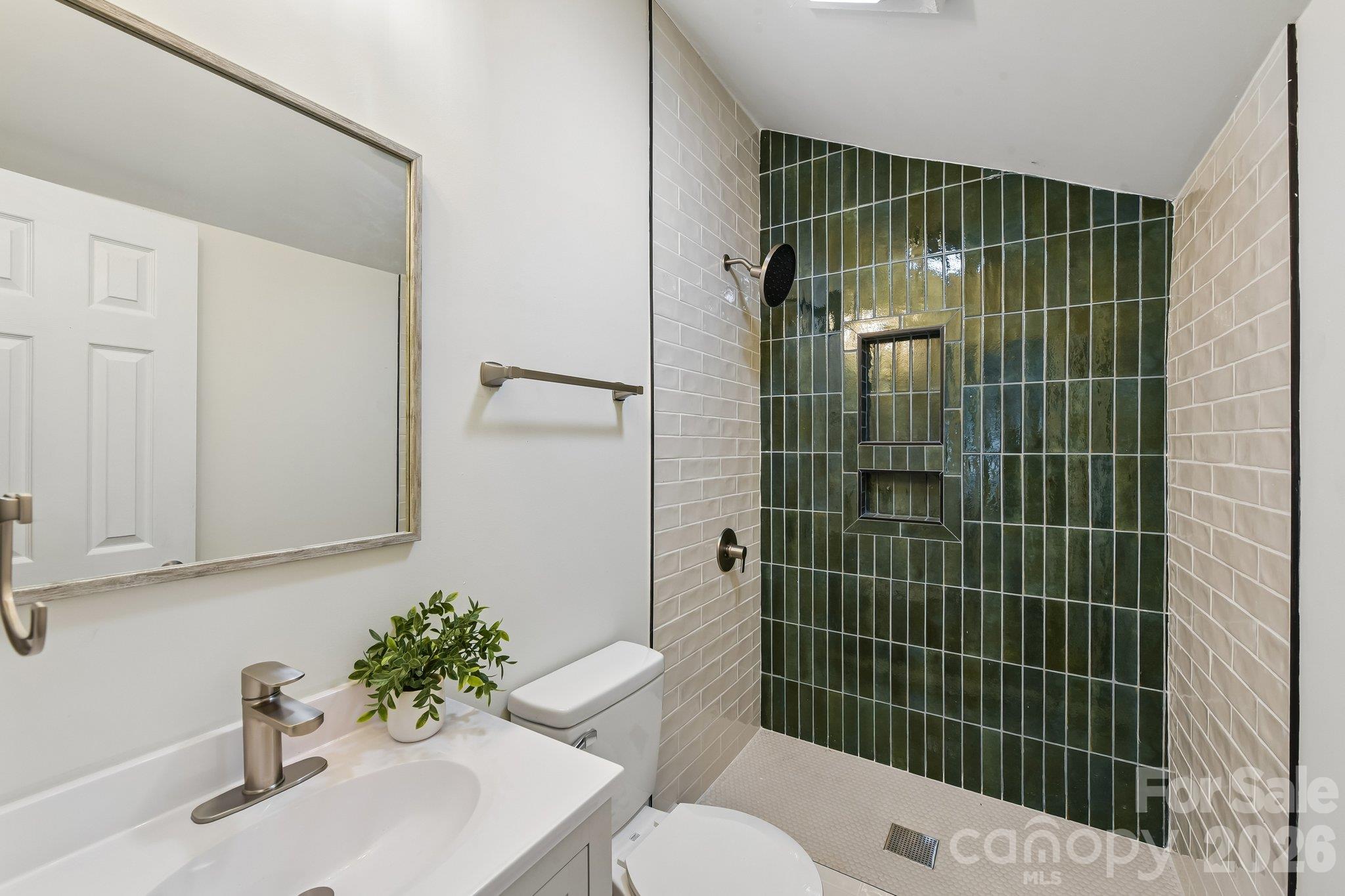 213 Kings Mountain Street B Property Photo 19