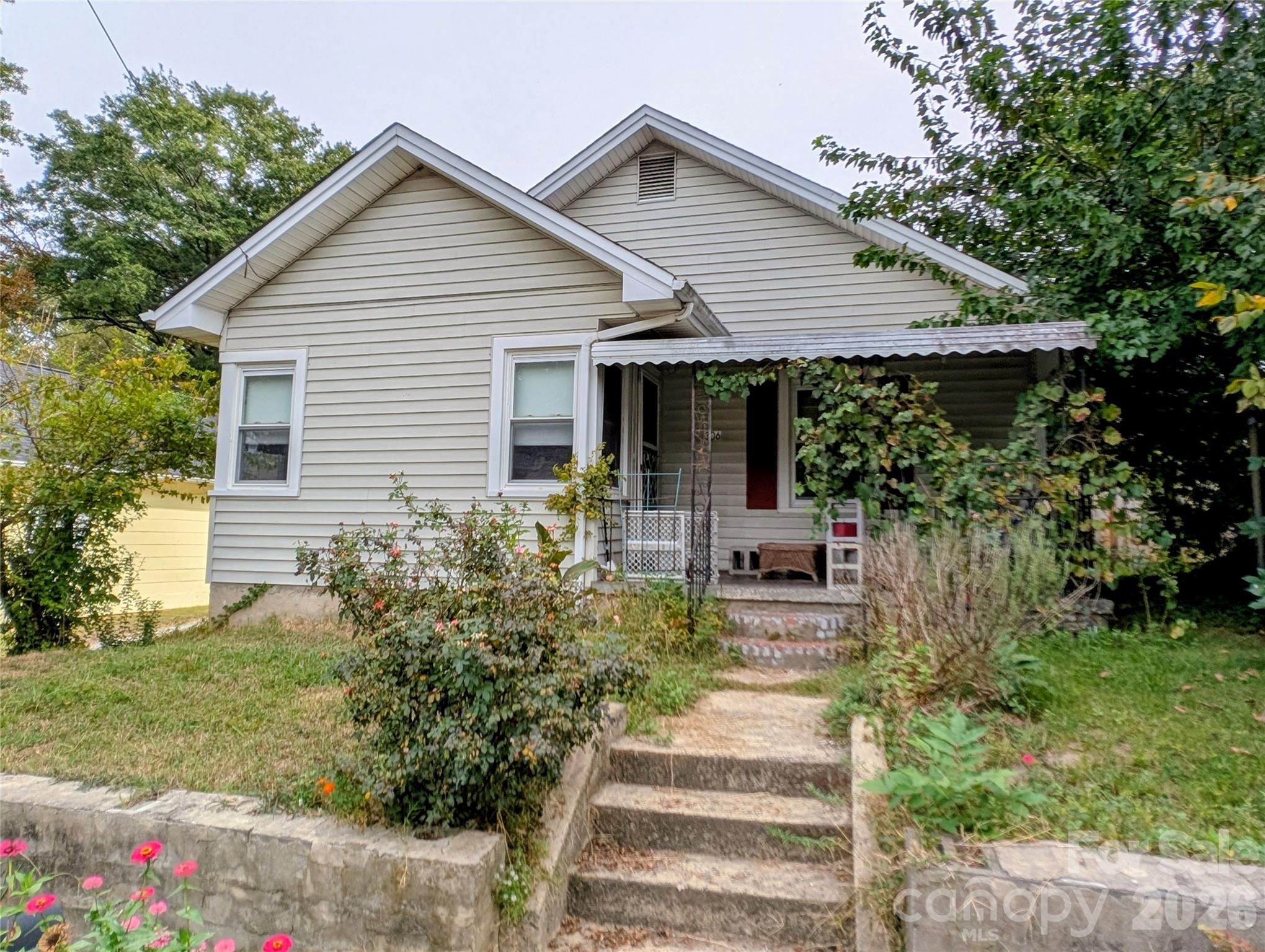306 Morris Street Property Photo 1