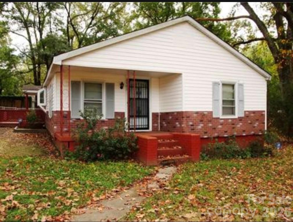 2503 Crescent Lane Property Photo 1