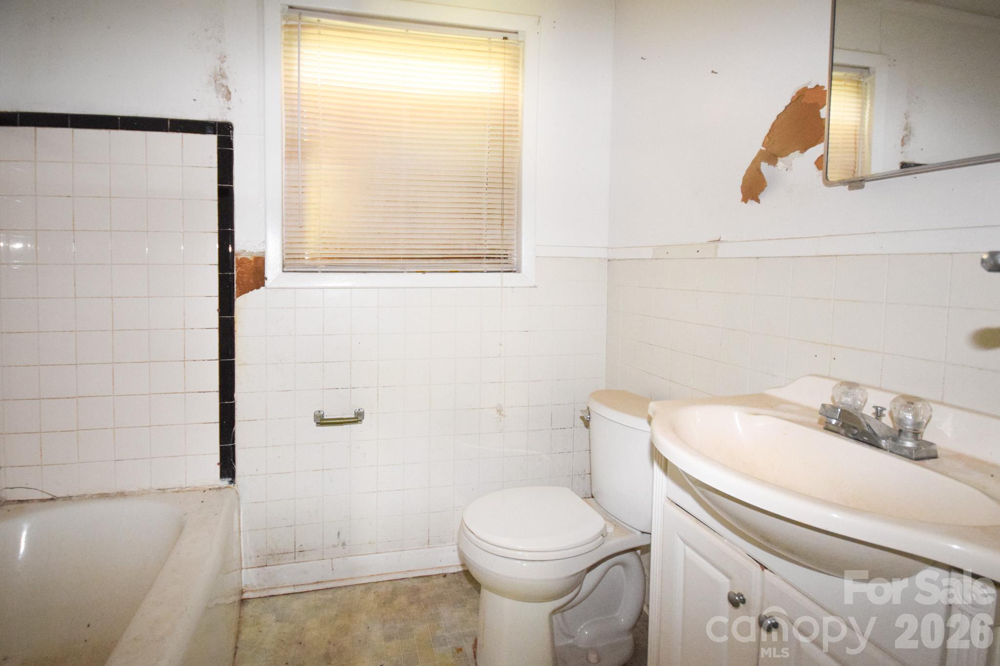 2715 Southwest Boulevard Property Photo 8