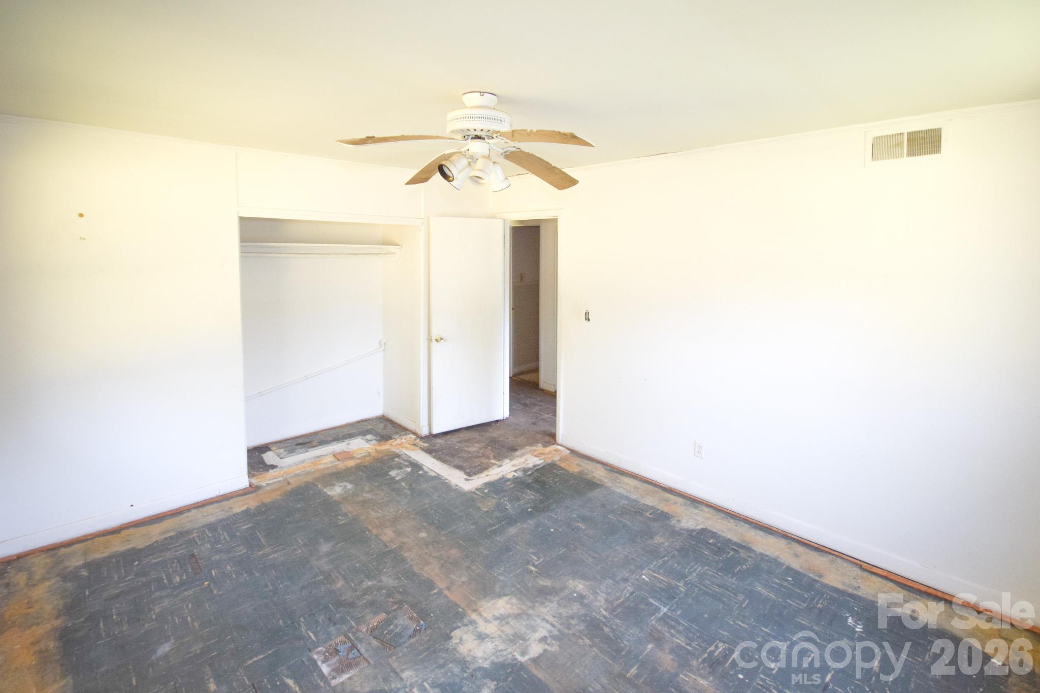 2715 Southwest Boulevard Property Photo 12