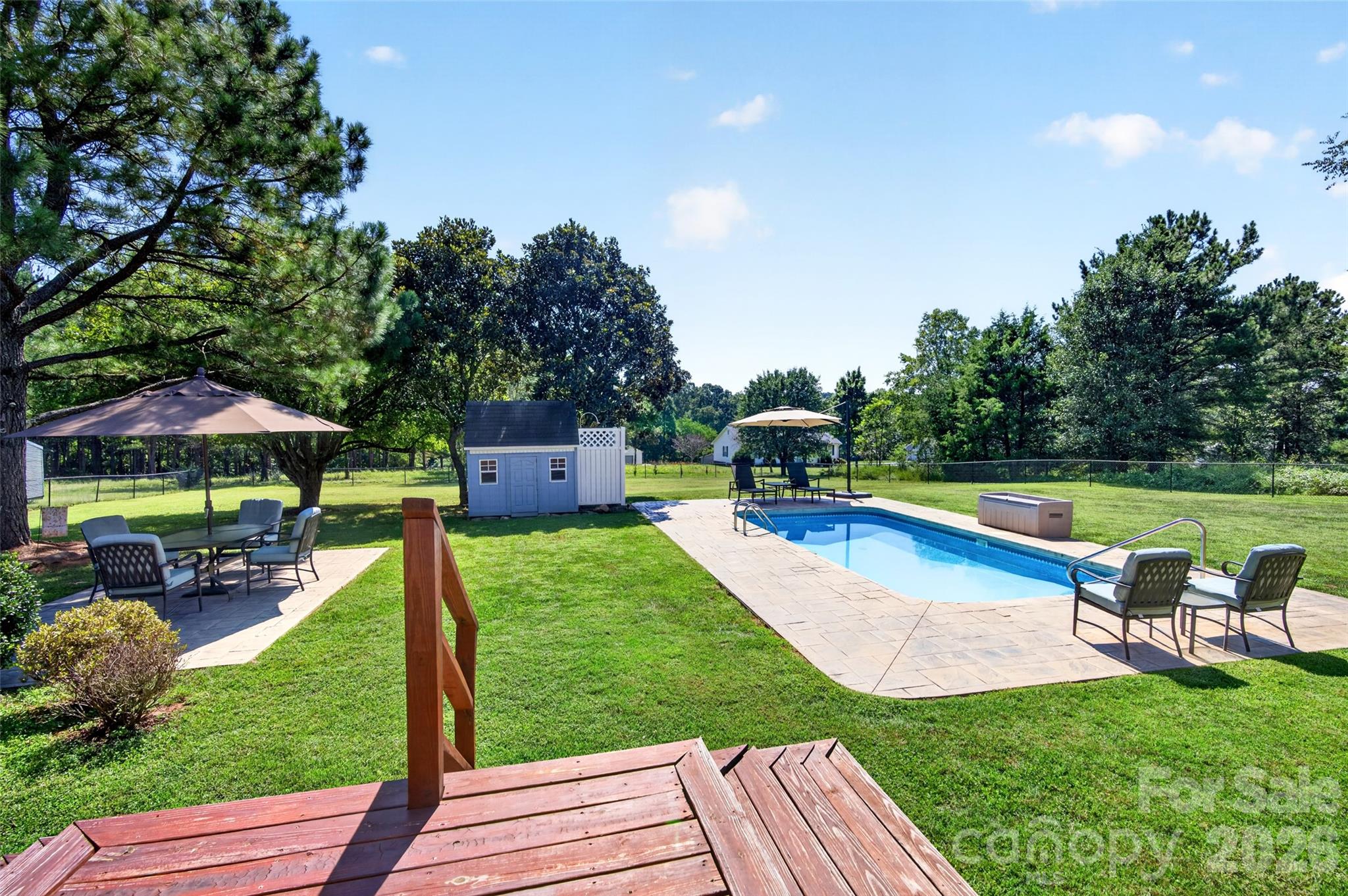 171 Pleasant Drive Property Photo 3