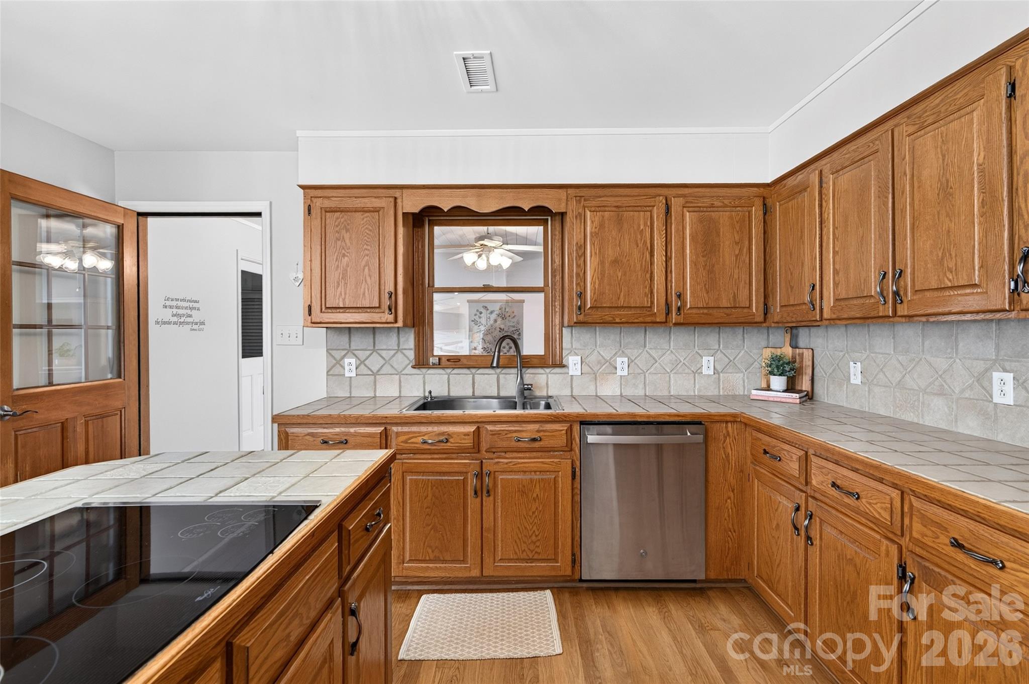 171 Pleasant Drive Property Photo 10