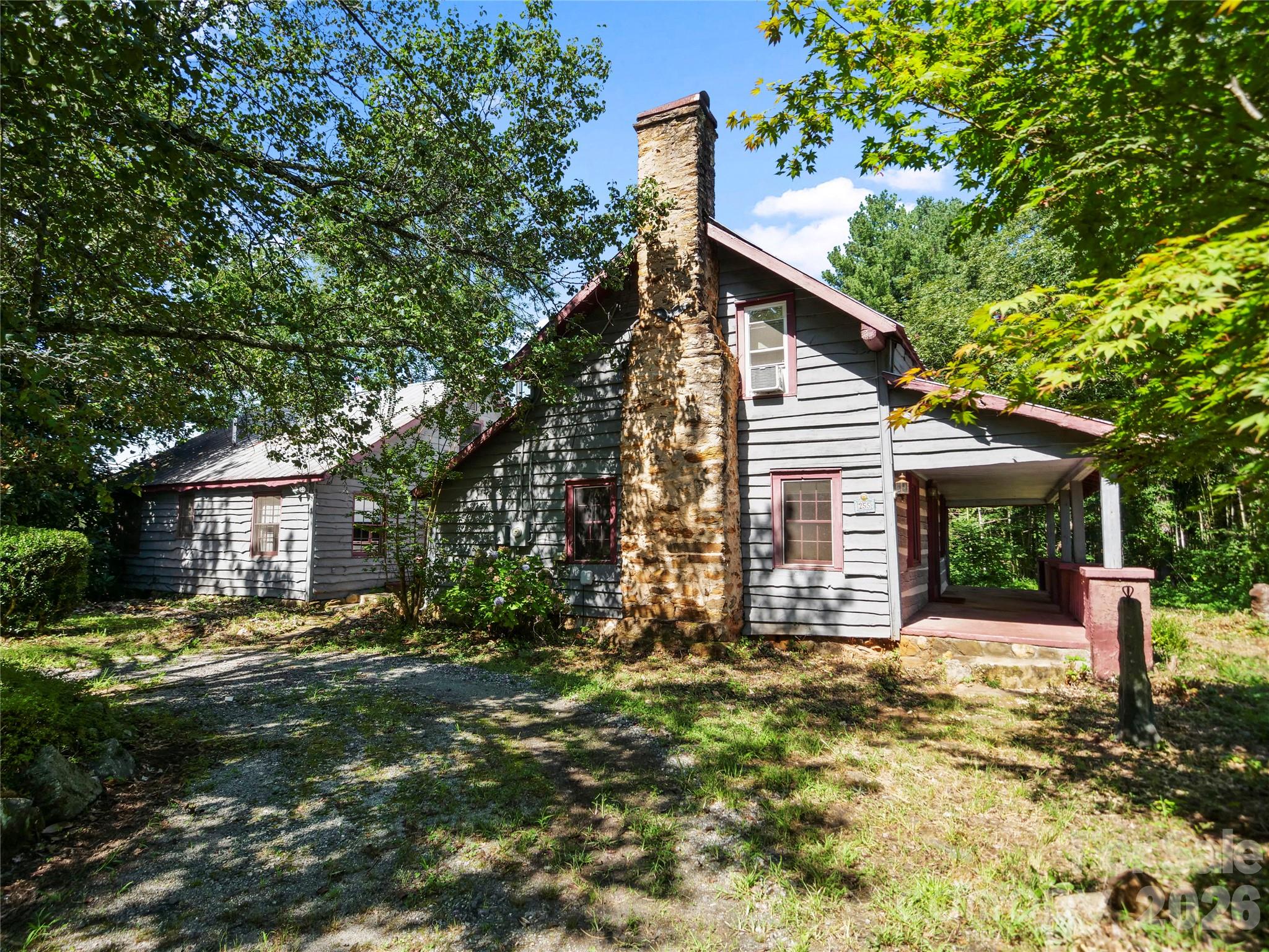 2125 Whiteside Road Property Photo 1