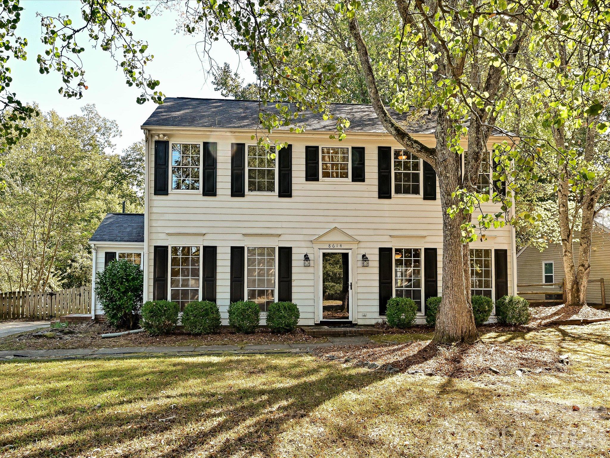 8614 Golf Ridge Drive Property Photo 1