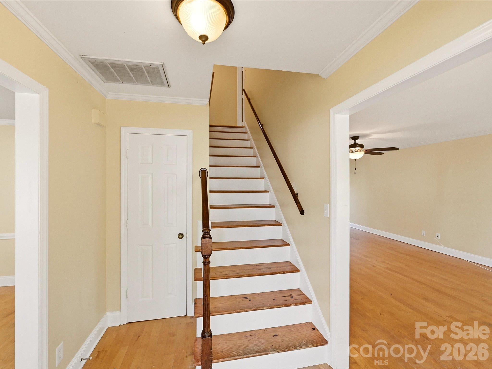 8614 Golf Ridge Drive Property Photo 2