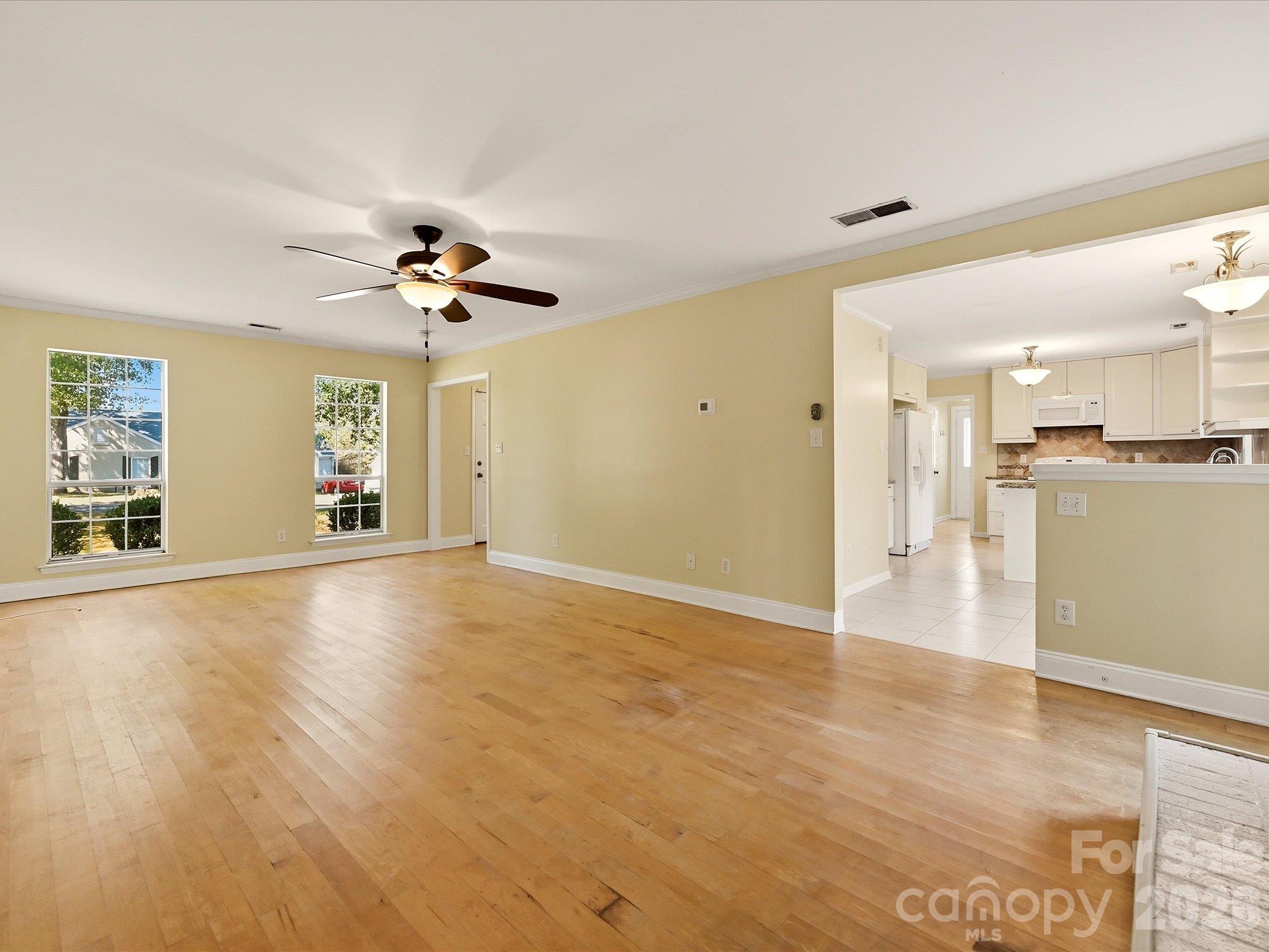 8614 Golf Ridge Drive Property Photo 5