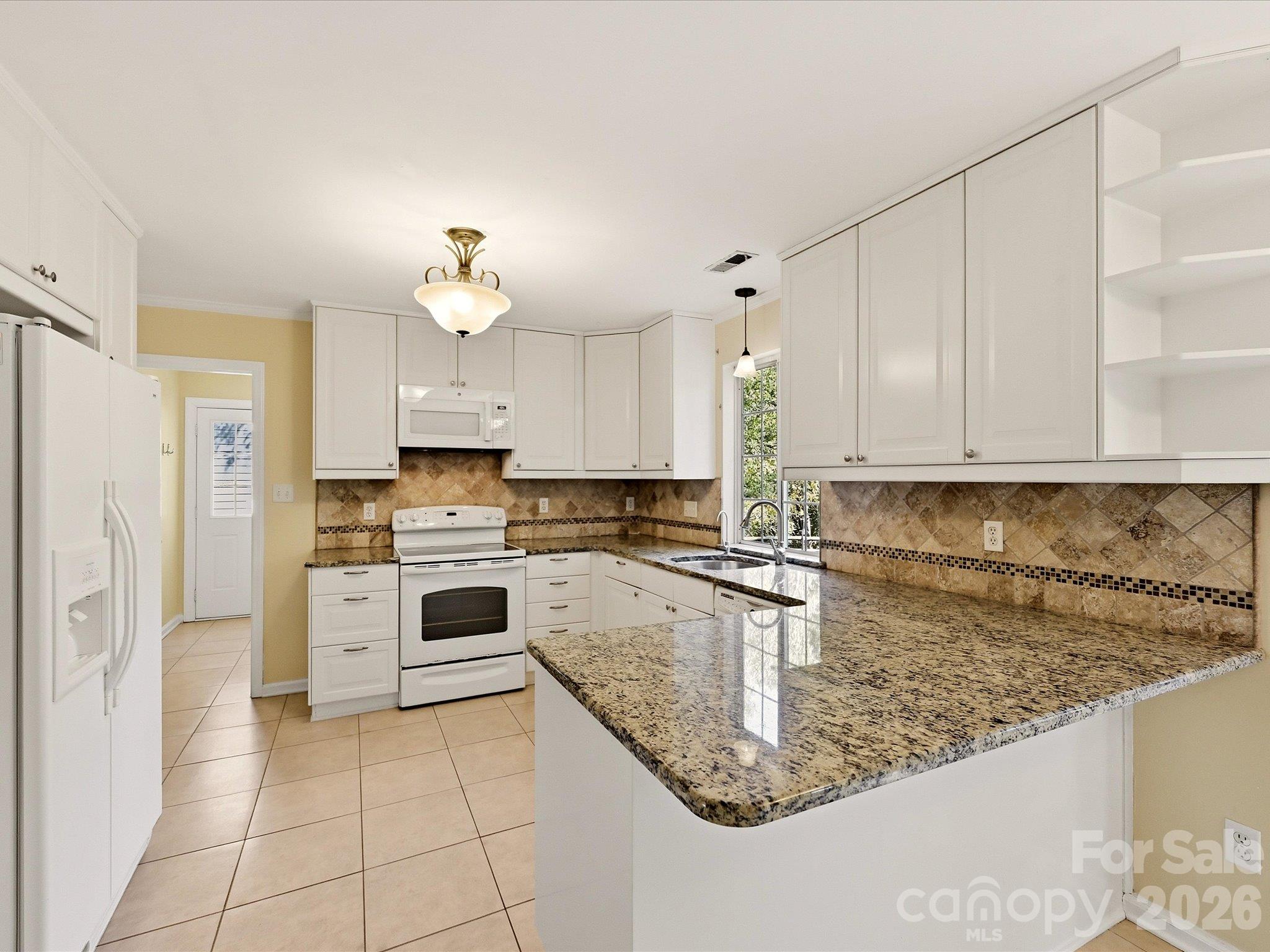 8614 Golf Ridge Drive Property Photo 7
