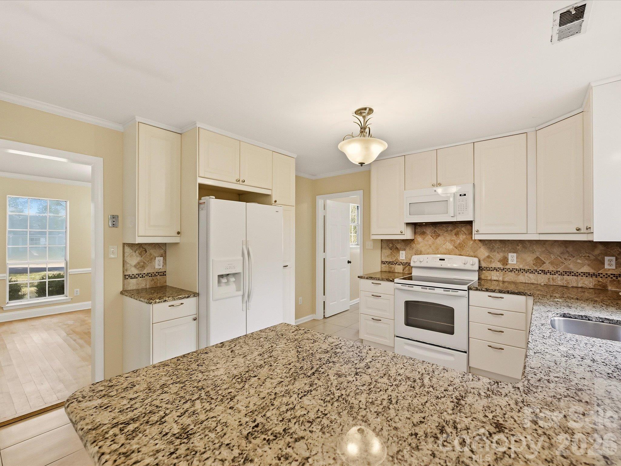 8614 Golf Ridge Drive Property Photo 8